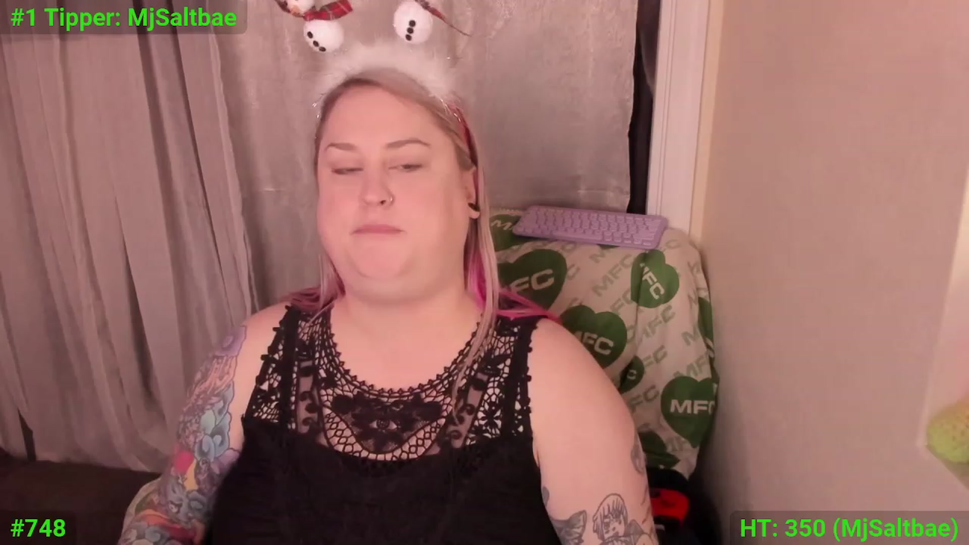 Gallery image thumbnail from mari_jae's myfreecams stream on, 12/02/2023, 08:02 image 10 of 20
