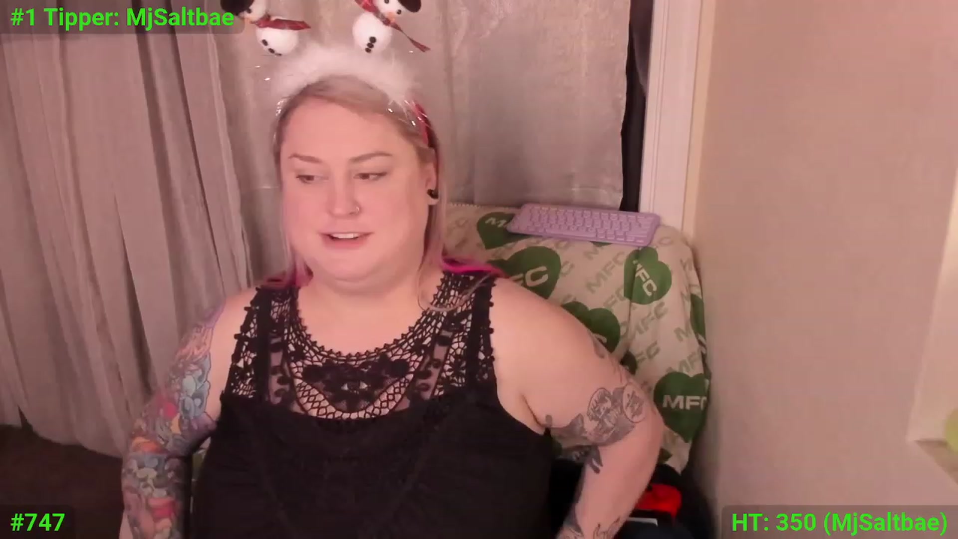 Gallery image thumbnail from mari_jae's myfreecams stream on, 12/02/2023, 08:02 image 3 of 20