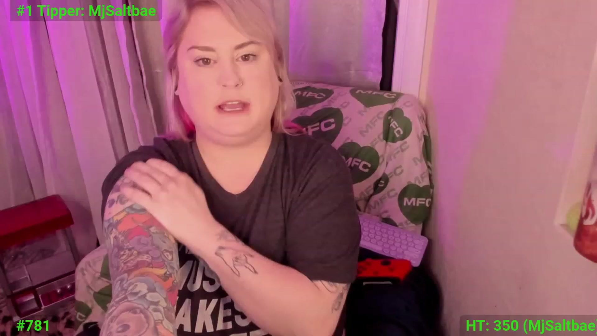Gallery image thumbnail from mari_jae's myfreecams stream on, 12/06/2023, 09:40 image 14 of 20