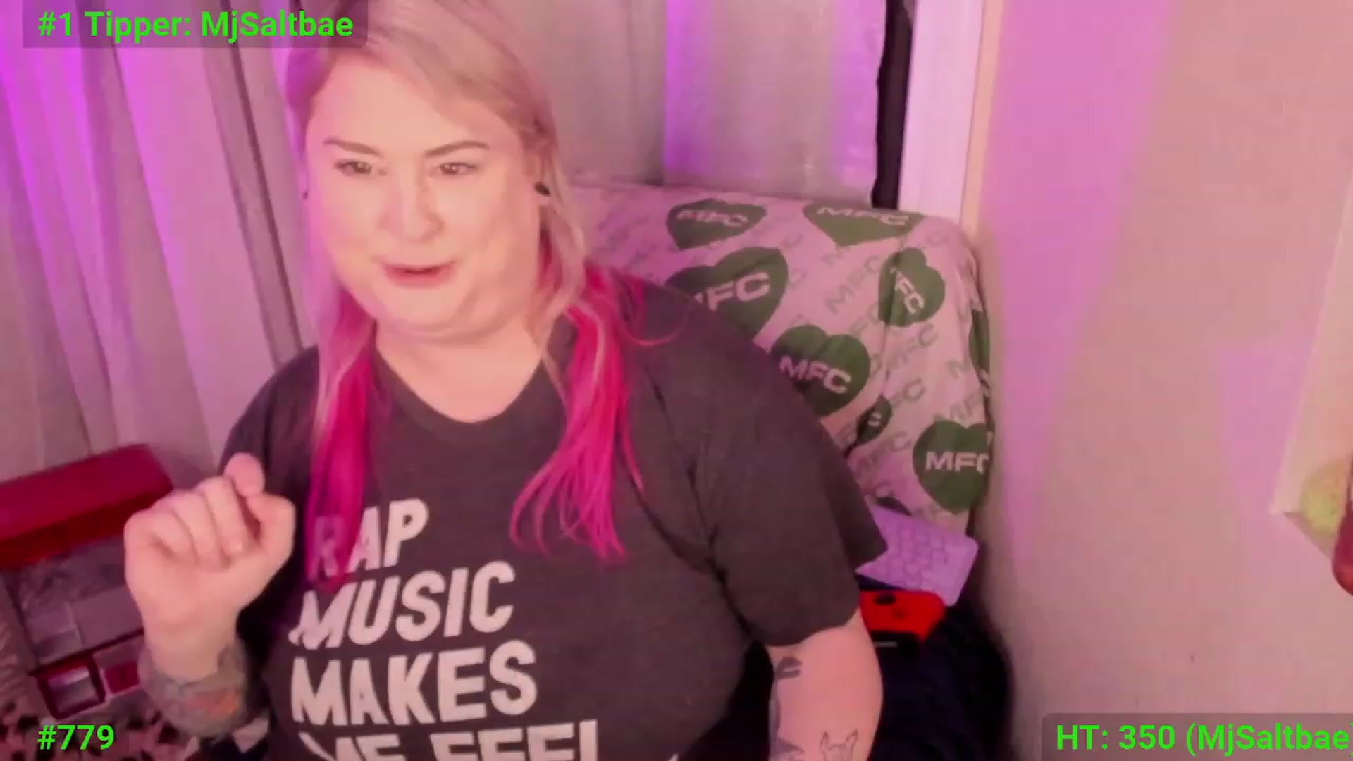 Gallery image thumbnail from mari_jae's myfreecams stream on, 12/06/2023, 09:40 image 2 of 20