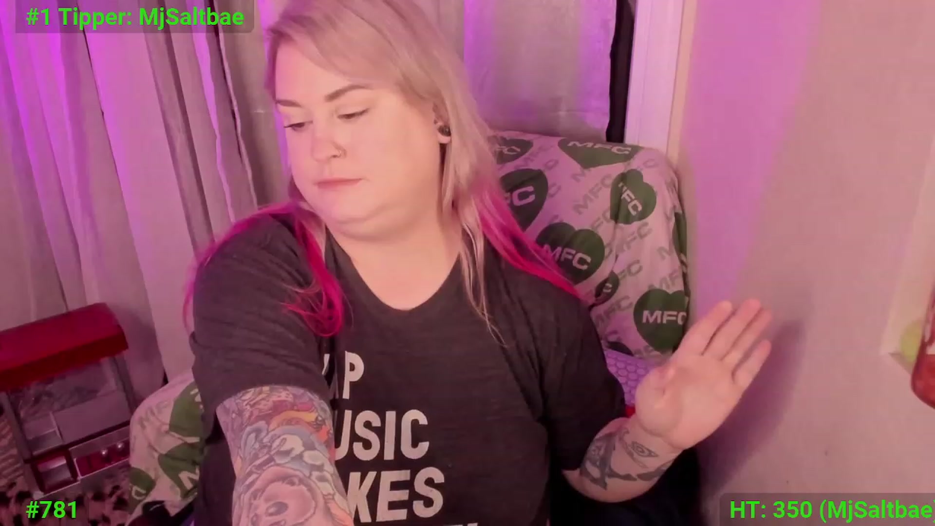 Gallery image thumbnail from mari_jae's myfreecams stream on, 12/06/2023, 09:40 image 11 of 20