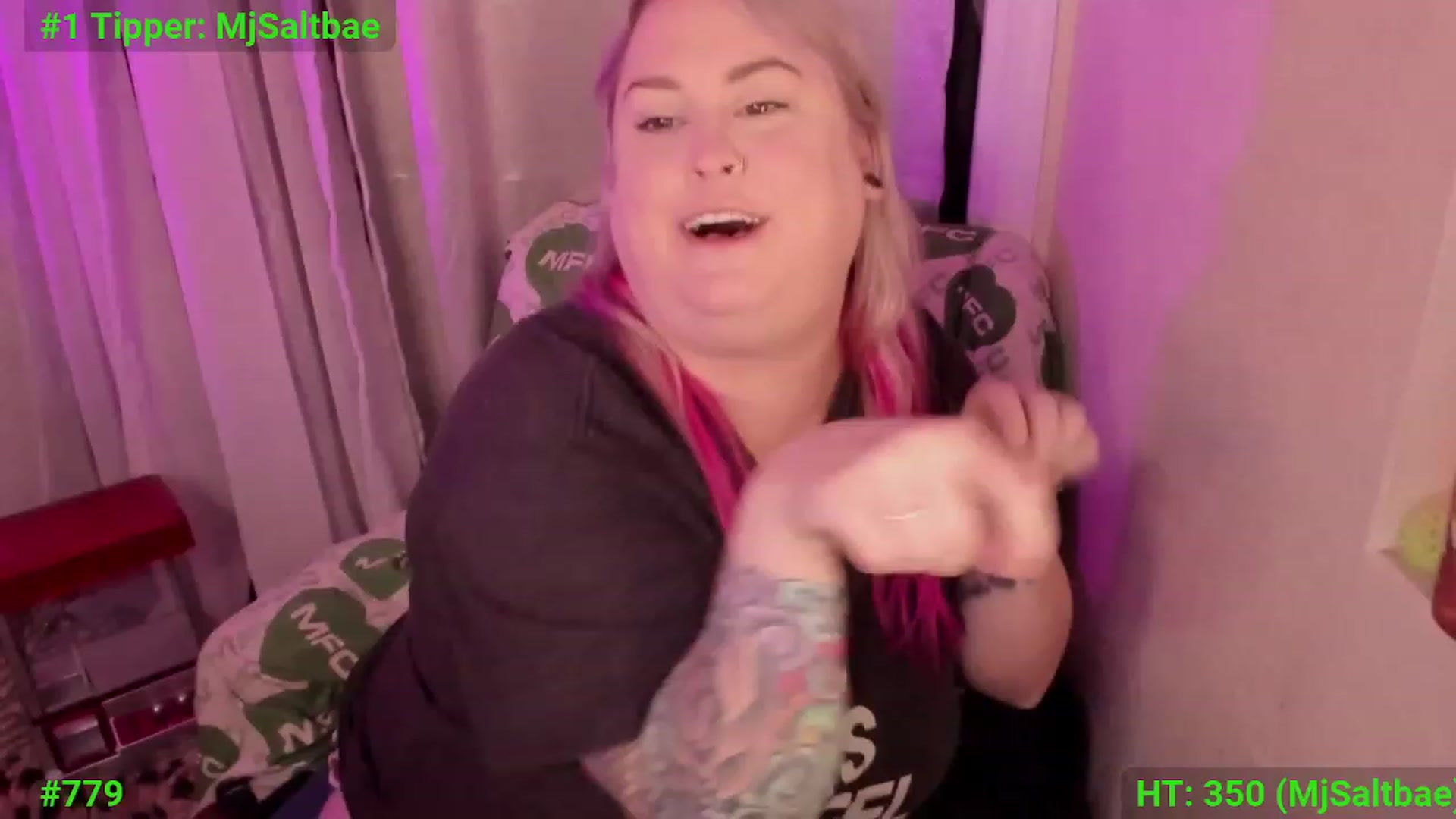 Gallery image thumbnail from mari_jae's myfreecams stream on, 12/06/2023, 09:40 image 1 of 20