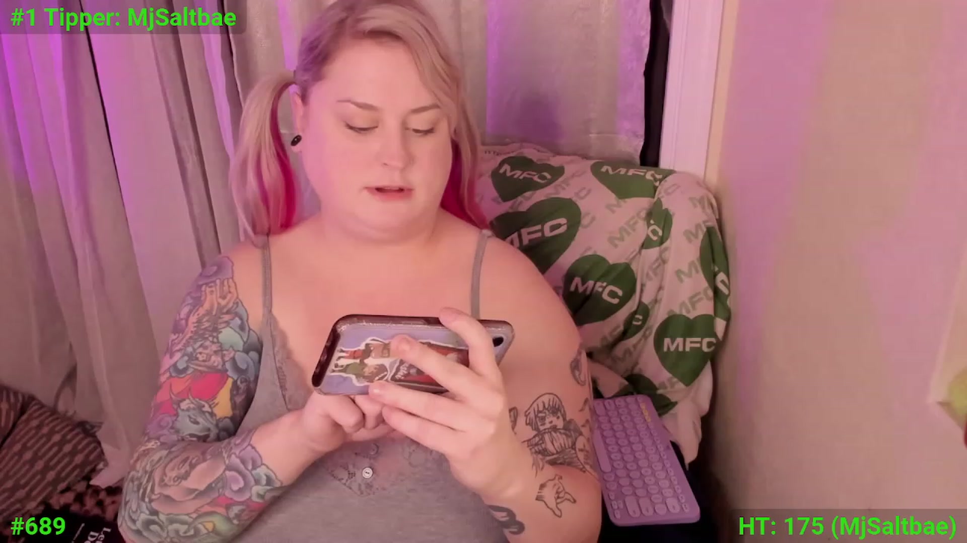 Gallery image thumbnail from mari_jae's myfreecams stream on, 12/08/2023, 09:01 image 8 of 20