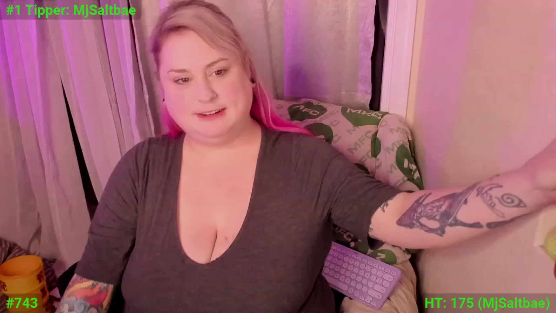 Gallery image thumbnail from mari_jae's myfreecams stream on, 12/09/2023, 09:05 image 10 of 20
