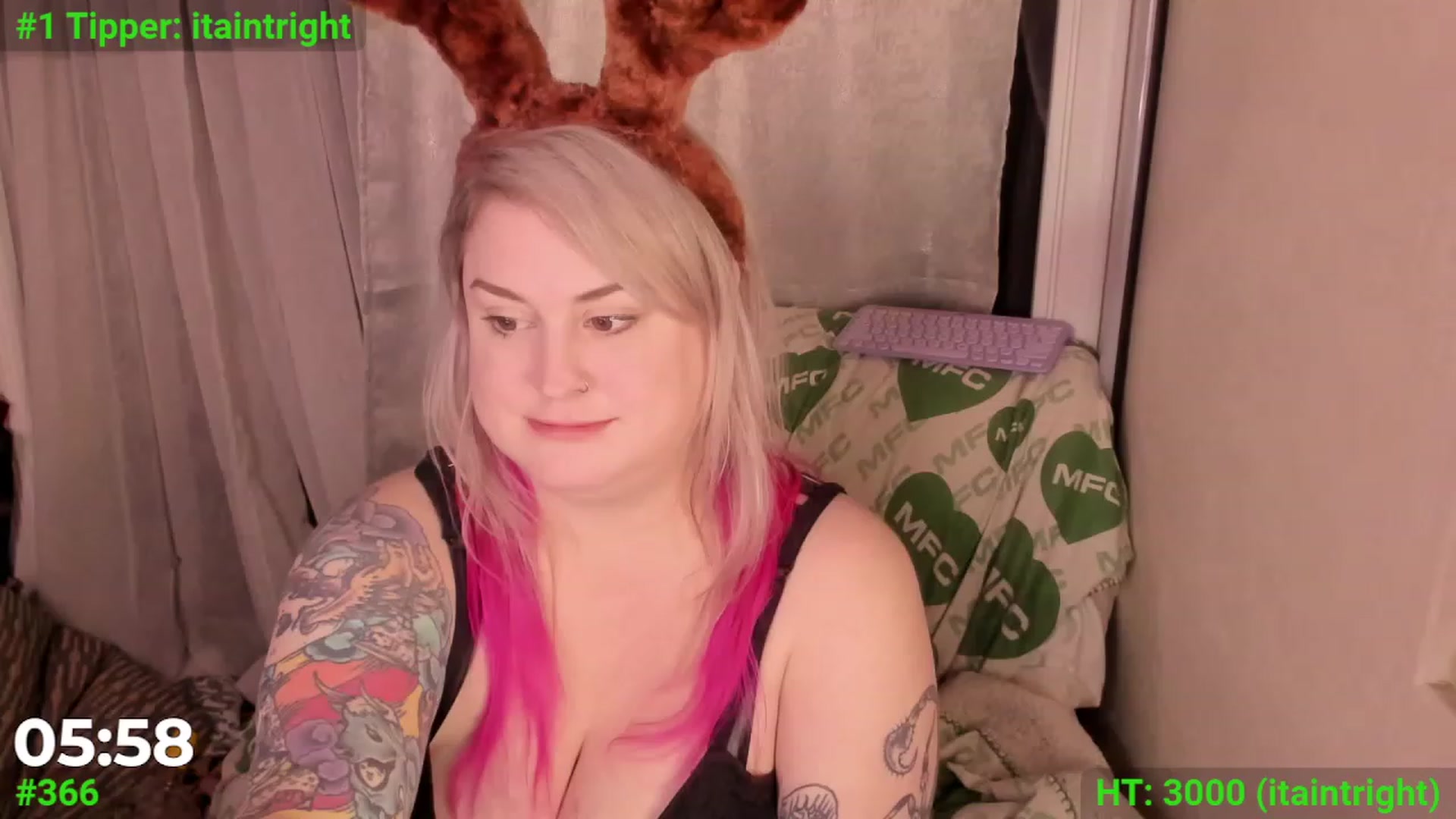Gallery image thumbnail from mari_jae's myfreecams stream on, 12/17/2023, 09:27 image 10 of 20