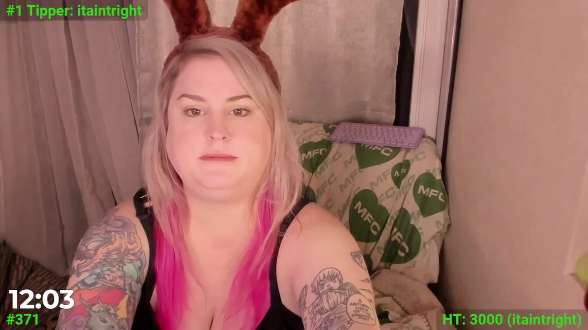 Gallery image thumbnail from mari_jae's myfreecams stream on, 12/17/2023, 09:27 image 7 of 20