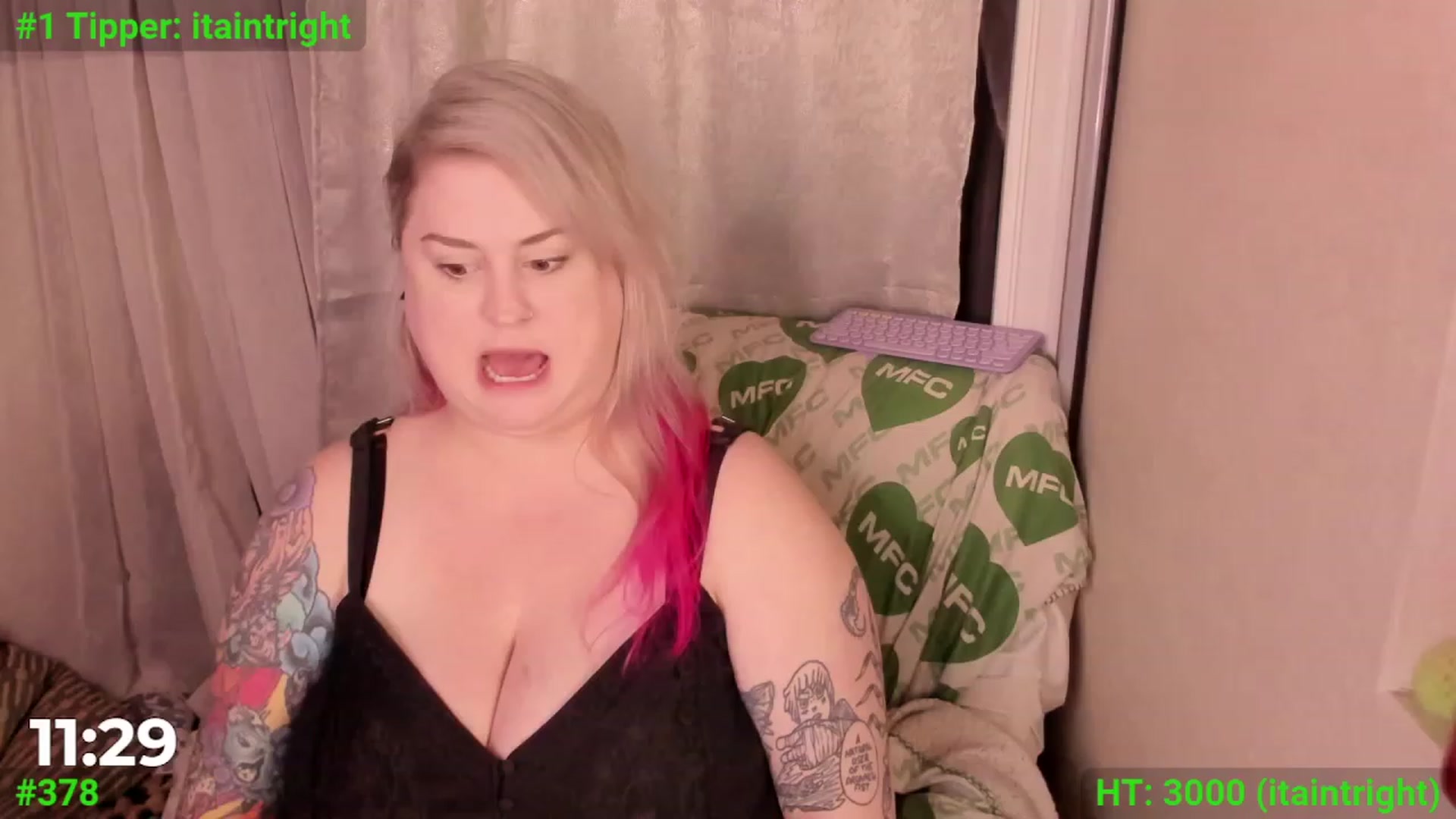 Gallery image thumbnail from mari_jae's myfreecams stream on, 12/17/2023, 09:27 image 1 of 20