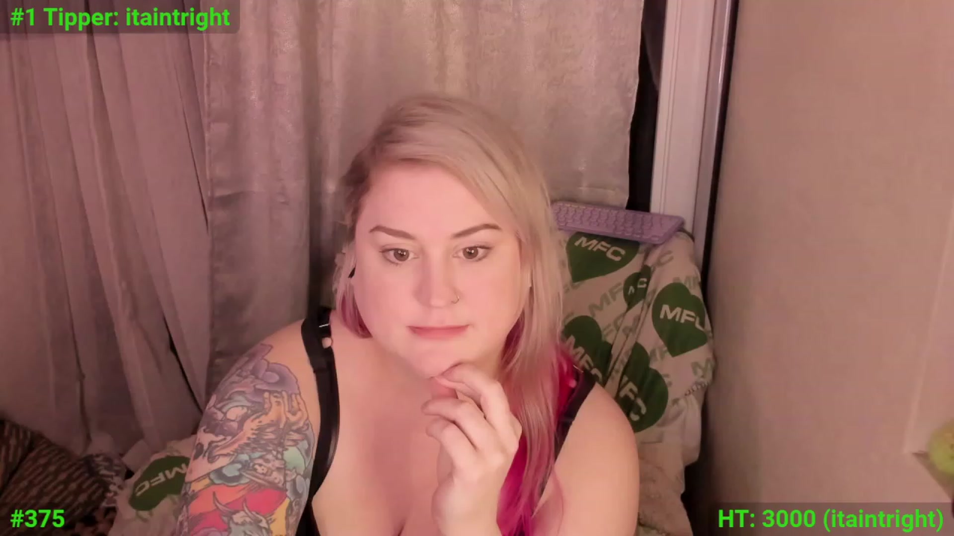 Gallery image thumbnail from mari_jae's myfreecams stream on, 12/17/2023, 09:27 image 3 of 20