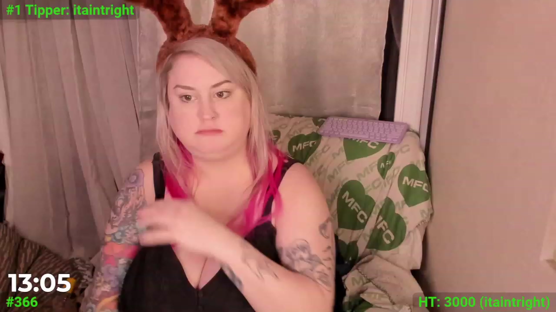 Gallery image thumbnail from mari_jae's myfreecams stream on, 12/17/2023, 09:27 image 11 of 20