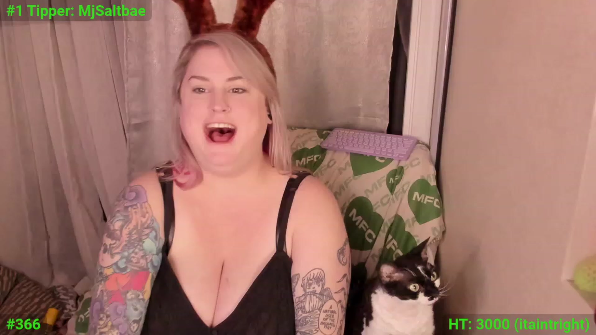 Gallery image thumbnail from mari_jae's myfreecams stream on, 12/17/2023, 09:27 image 15 of 20