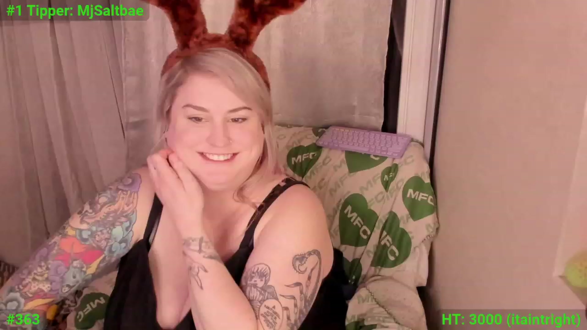 Gallery image thumbnail from mari_jae's myfreecams stream on, 12/17/2023, 09:27 image 16 of 20
