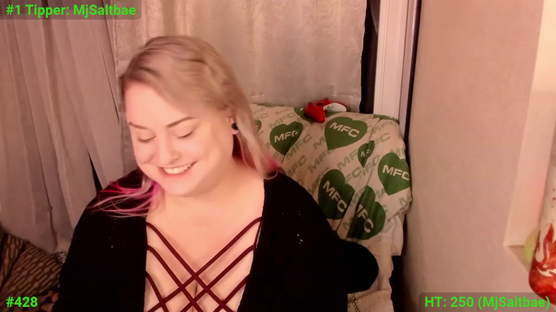 Gallery image thumbnail from mari_jae's myfreecams stream on, 12/20/2023, 07:37 image 10 of 20
