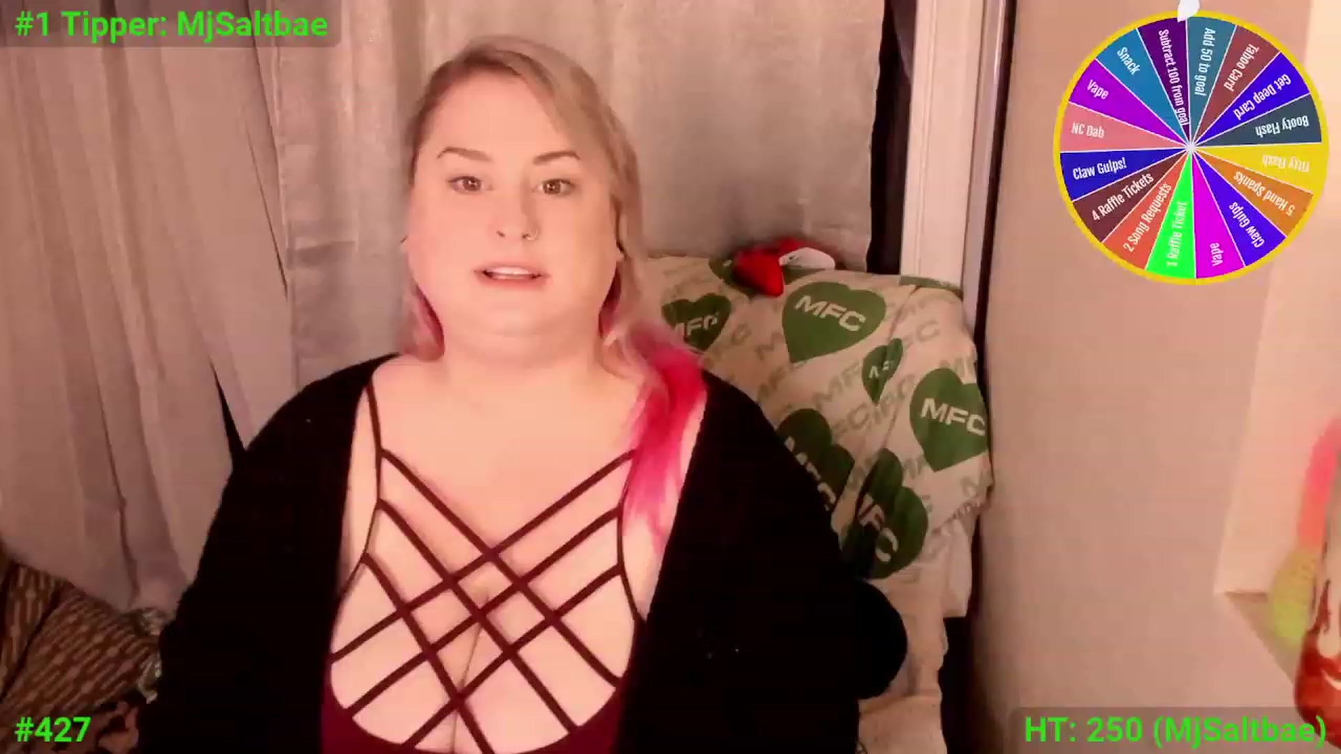 Gallery image thumbnail from mari_jae's myfreecams stream on, 12/20/2023, 07:37 image 9 of 20