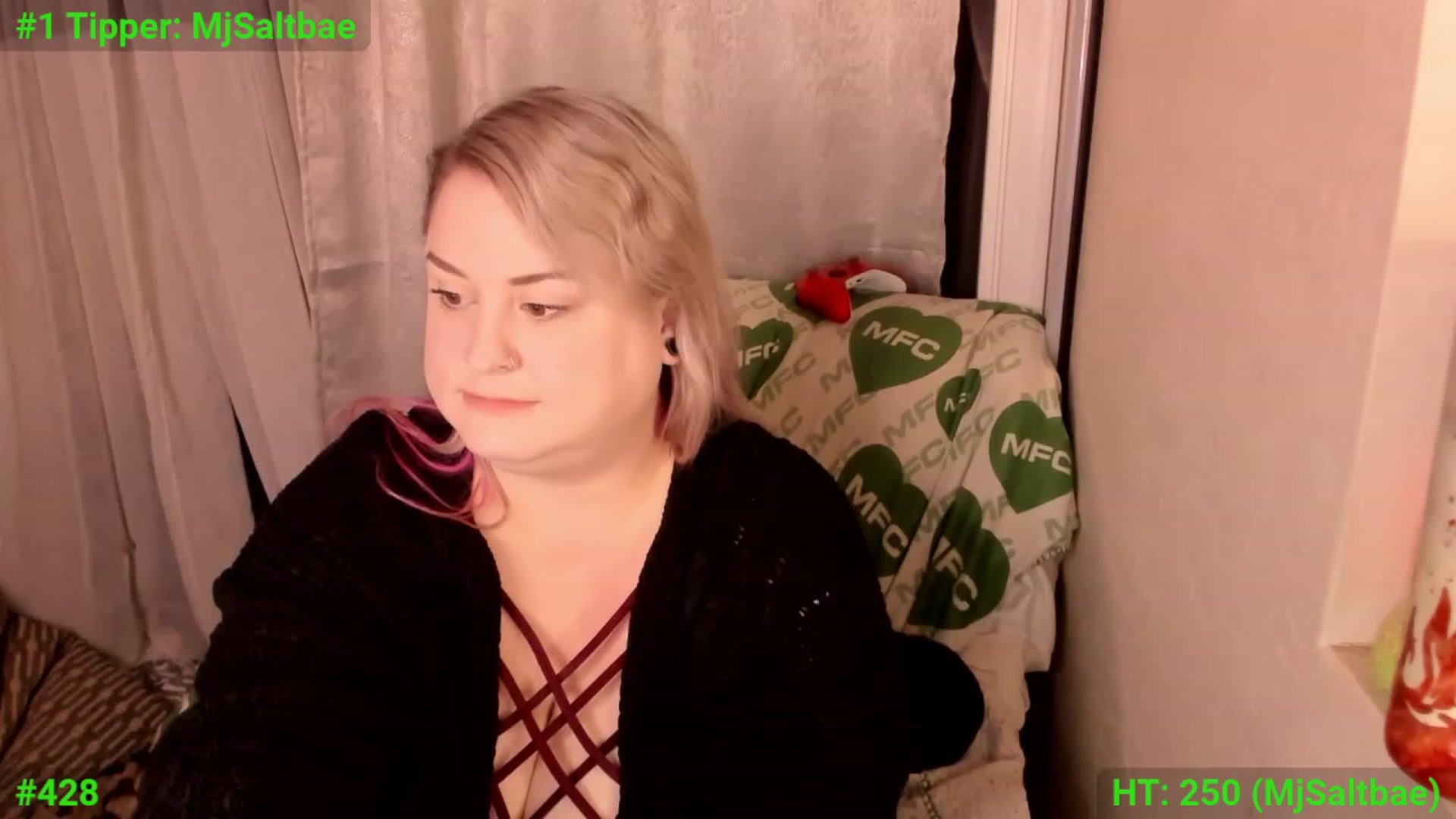 Gallery image thumbnail from mari_jae's myfreecams stream on, 12/20/2023, 07:37 image 11 of 20