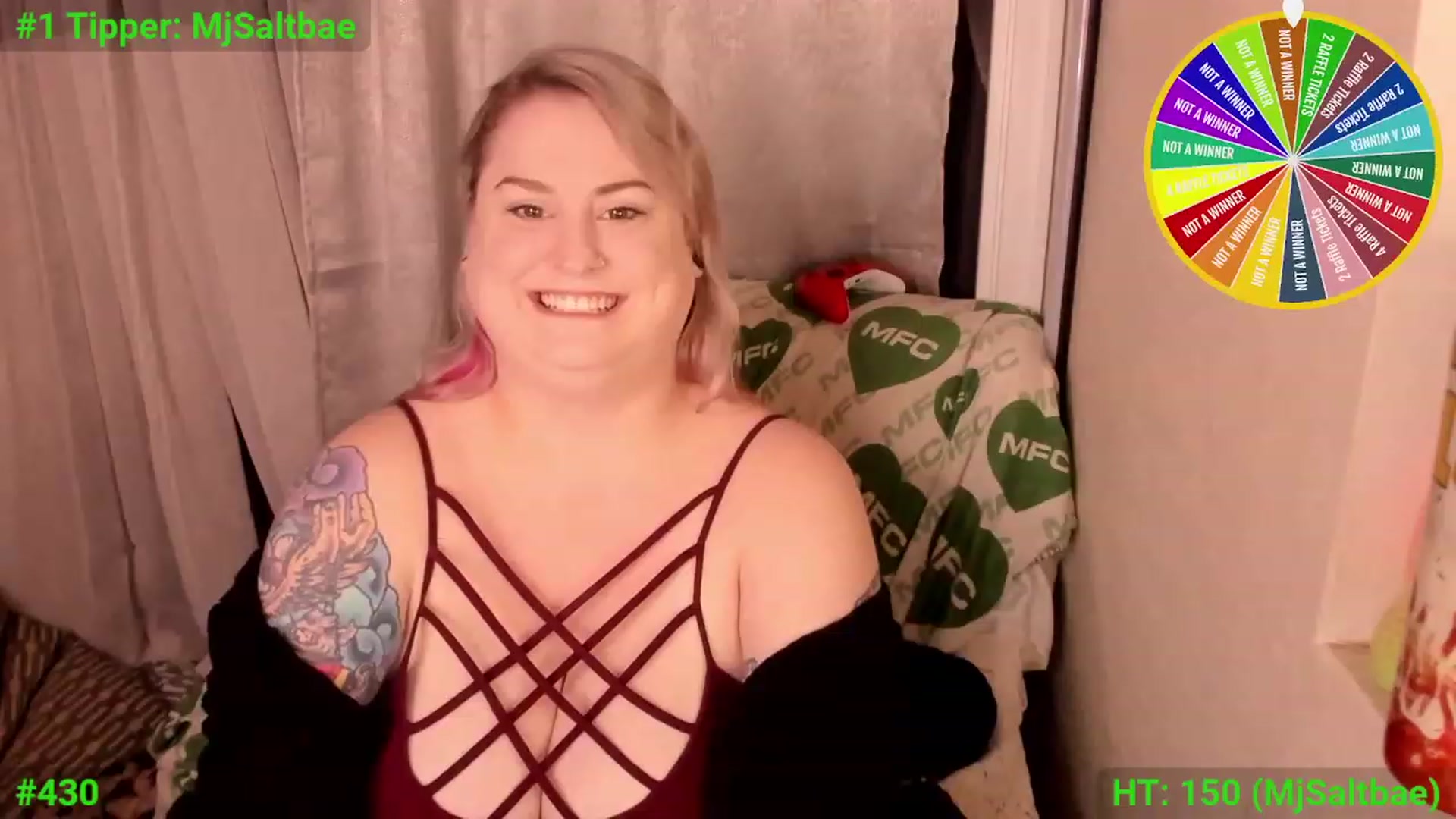 Gallery image thumbnail from mari_jae's myfreecams stream on, 12/20/2023, 07:37 image 3 of 20