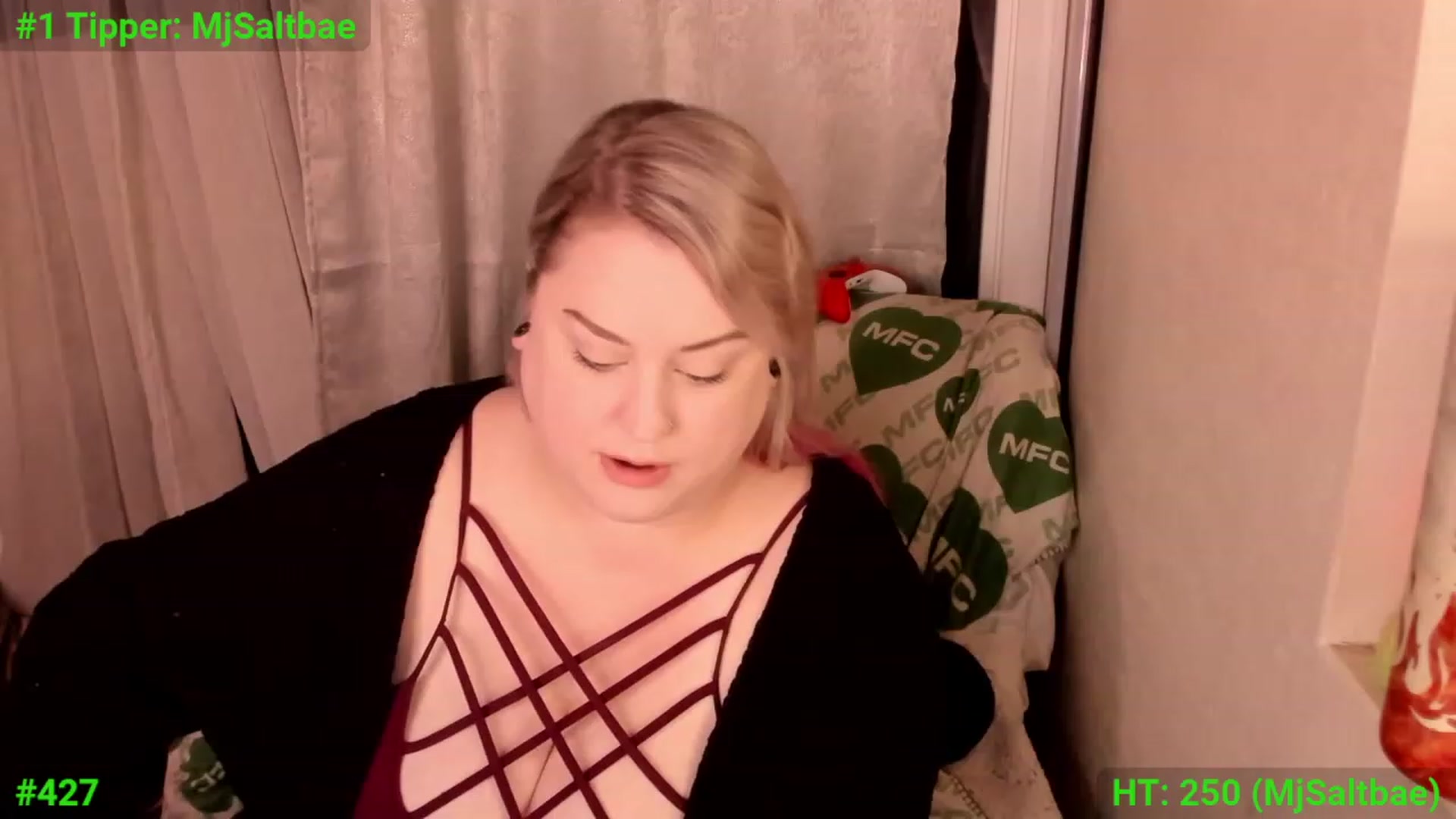 Gallery image thumbnail from mari_jae's myfreecams stream on, 12/20/2023, 07:37 image 8 of 20