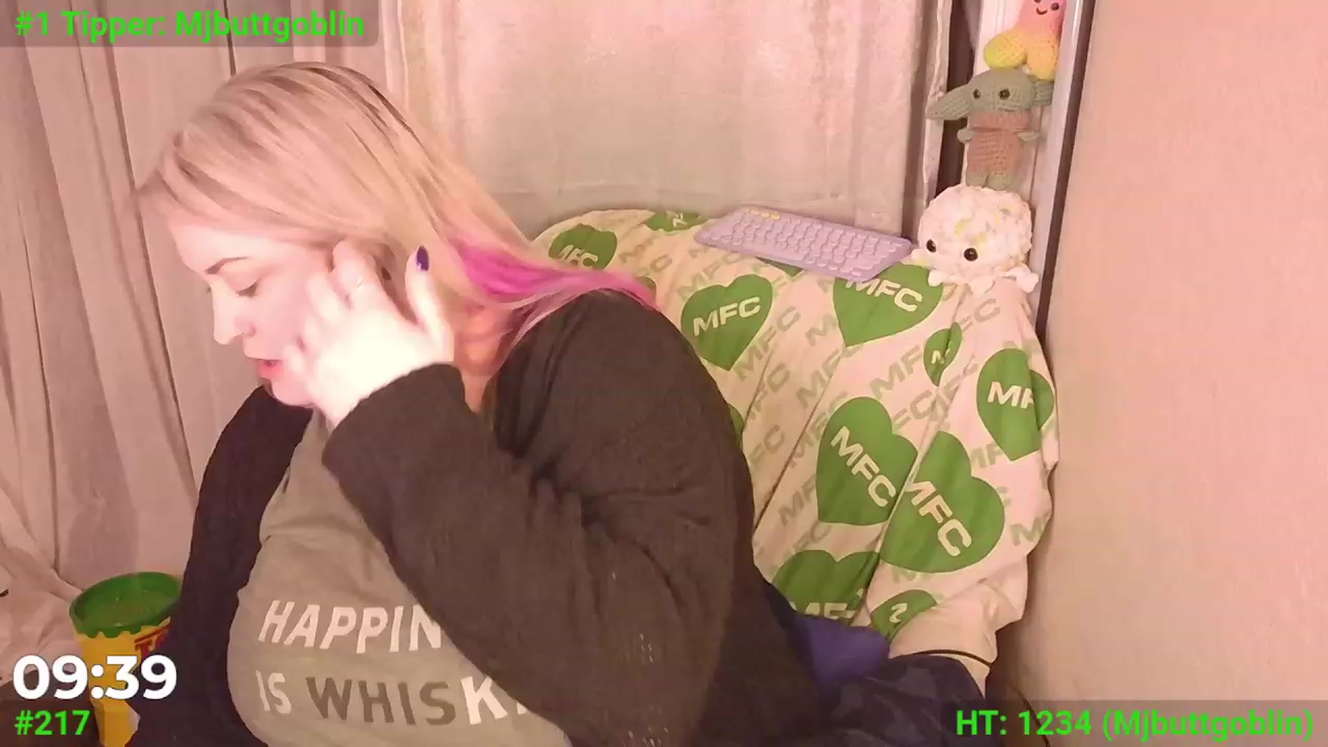 Gallery image thumbnail from mari_jae's myfreecams stream on, 01/05/2024, 06:10 image 10 of 20
