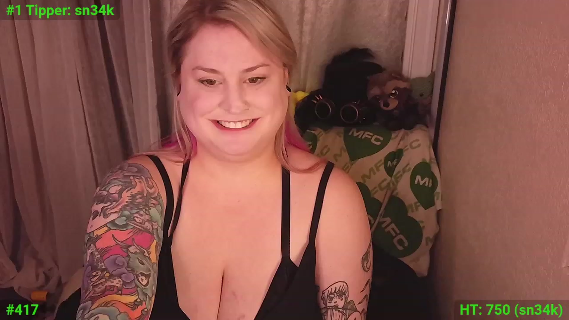 Gallery image thumbnail from mari_jae's myfreecams stream on, 01/19/2024, 08:11 image 3 of 20