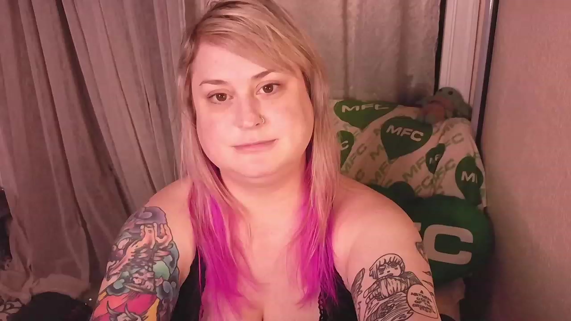Gallery image thumbnail from mari_jae's myfreecams stream on, 02/02/2024, 09:53 image 14 of 20