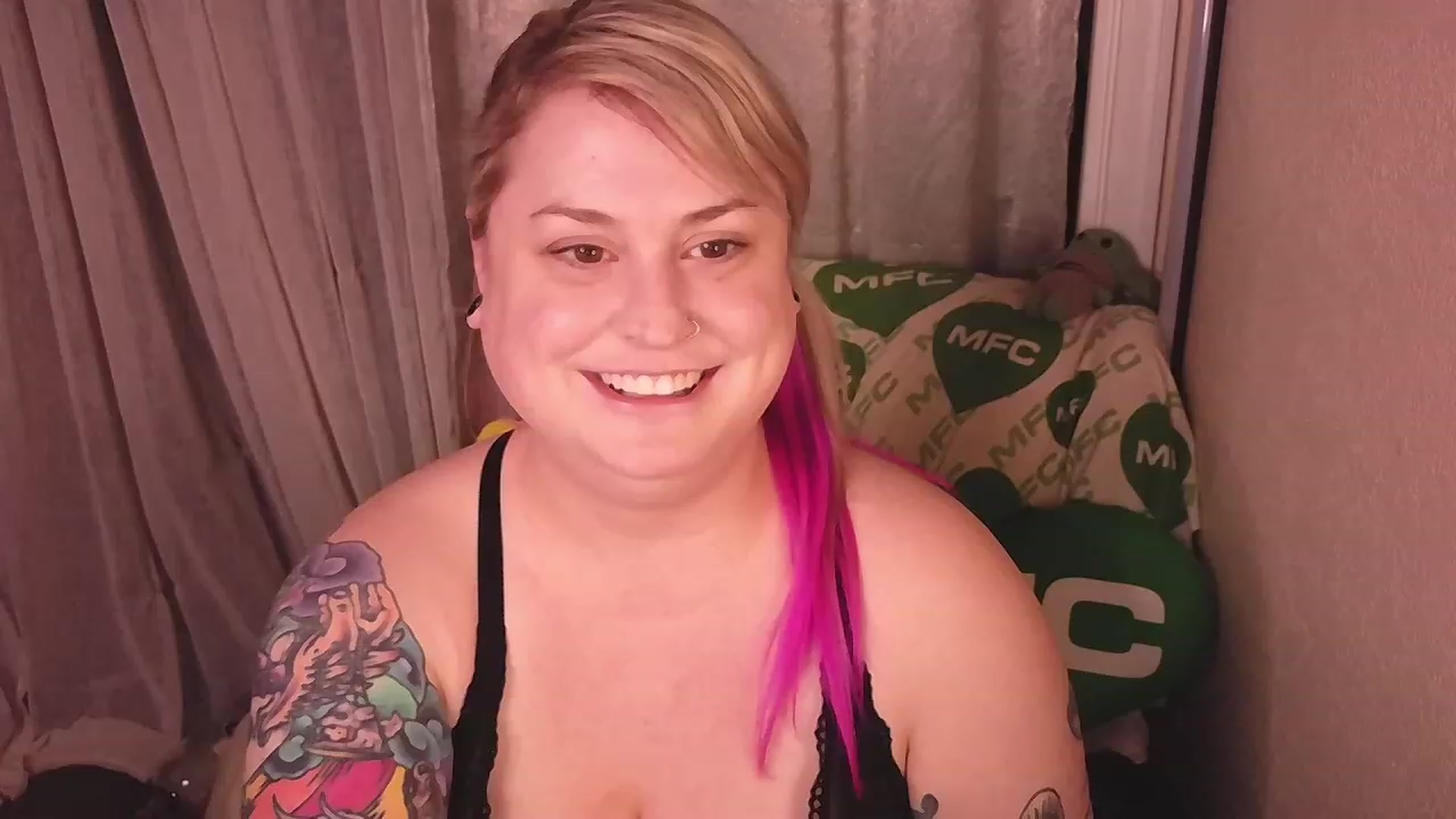 Gallery image thumbnail from mari_jae's myfreecams stream on, 02/02/2024, 09:53 image 1 of 20