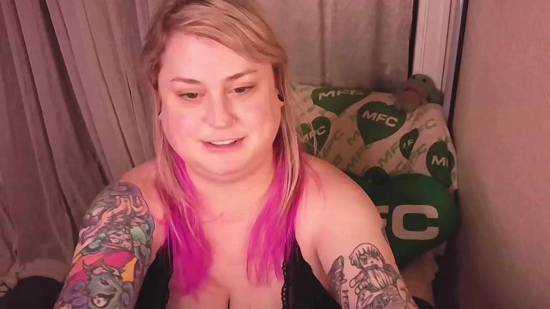 Gallery image thumbnail from mari_jae's myfreecams stream on, 02/02/2024, 11:03 image 14 of 20