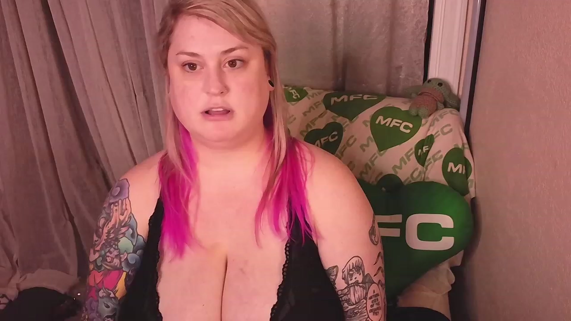 Gallery image thumbnail from mari_jae's myfreecams stream on, 02/02/2024, 11:03 image 16 of 20