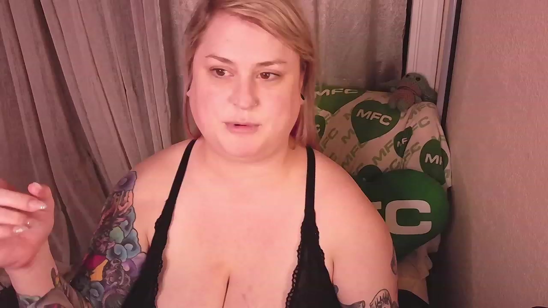 Gallery image thumbnail from mari_jae's myfreecams stream on, 02/02/2024, 11:03 image 9 of 20