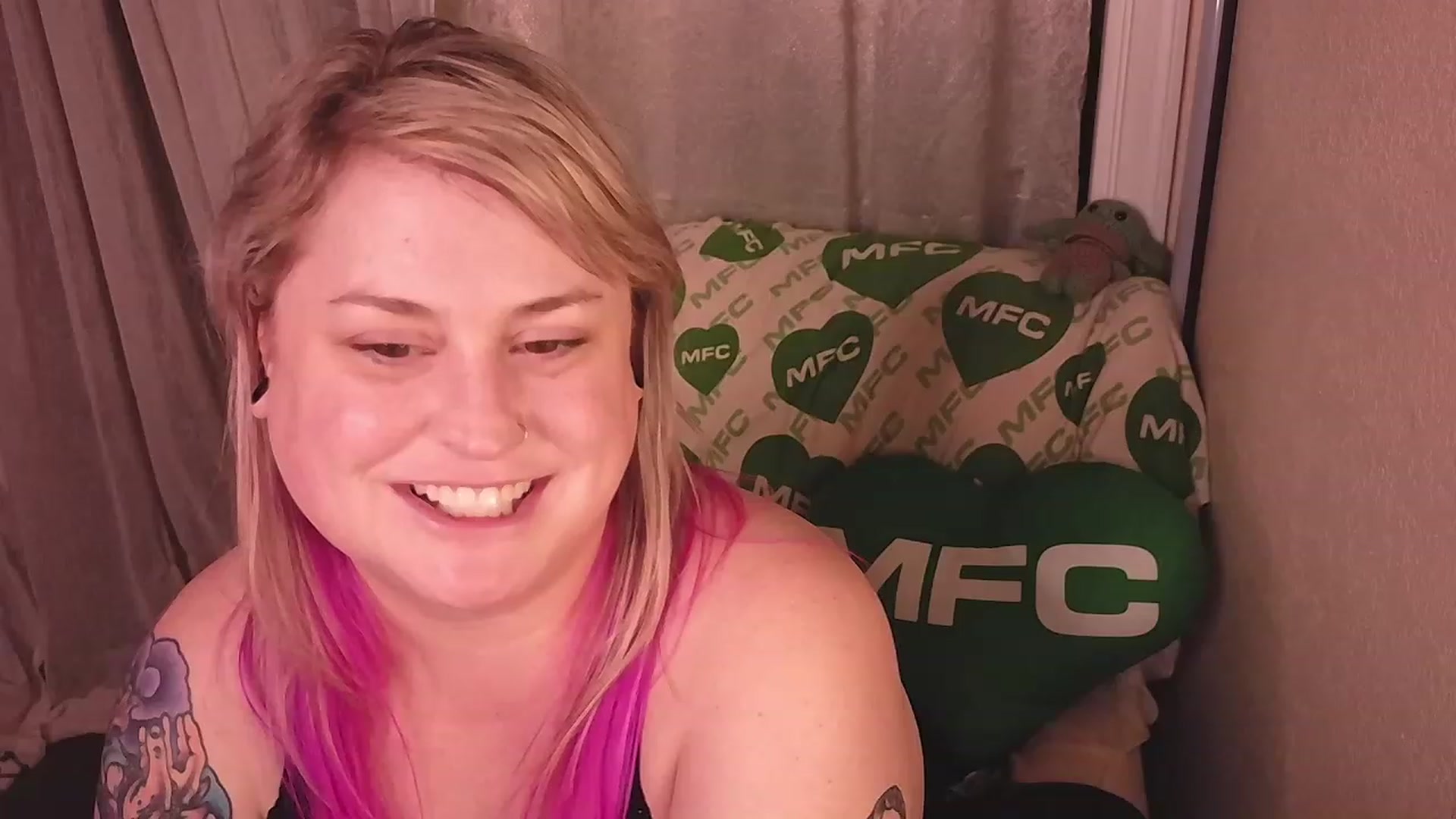 Gallery image thumbnail from mari_jae's myfreecams stream on, 02/02/2024, 11:03 image 17 of 20