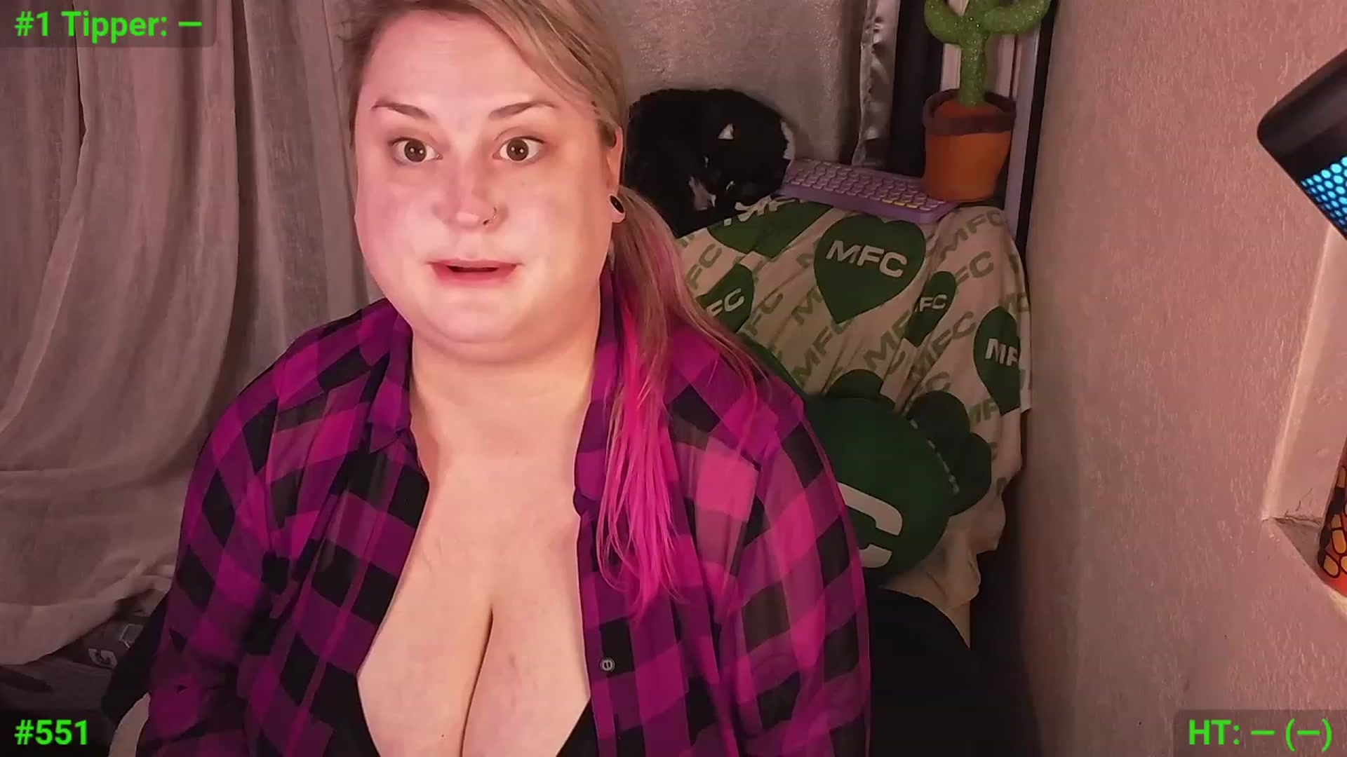 Gallery image thumbnail from mari_jae's myfreecams stream on, 02/26/2024, 09:33 image 5 of 20