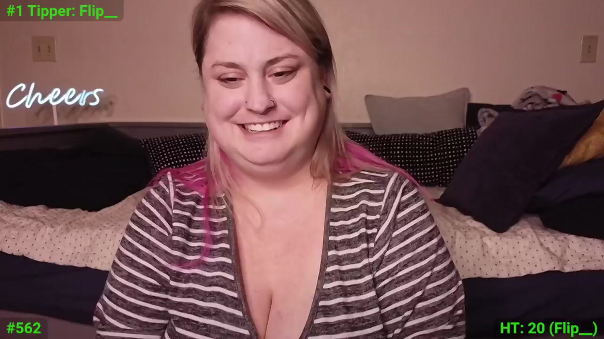 Gallery image thumbnail from mari_jae's myfreecams stream on, 04/07/2024, 09:40 image 1 of 20