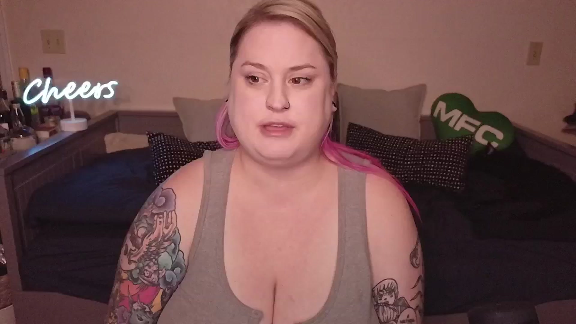 Gallery image thumbnail from mari_jae's myfreecams stream on, 05/08/2024, 08:09 image 18 of 20