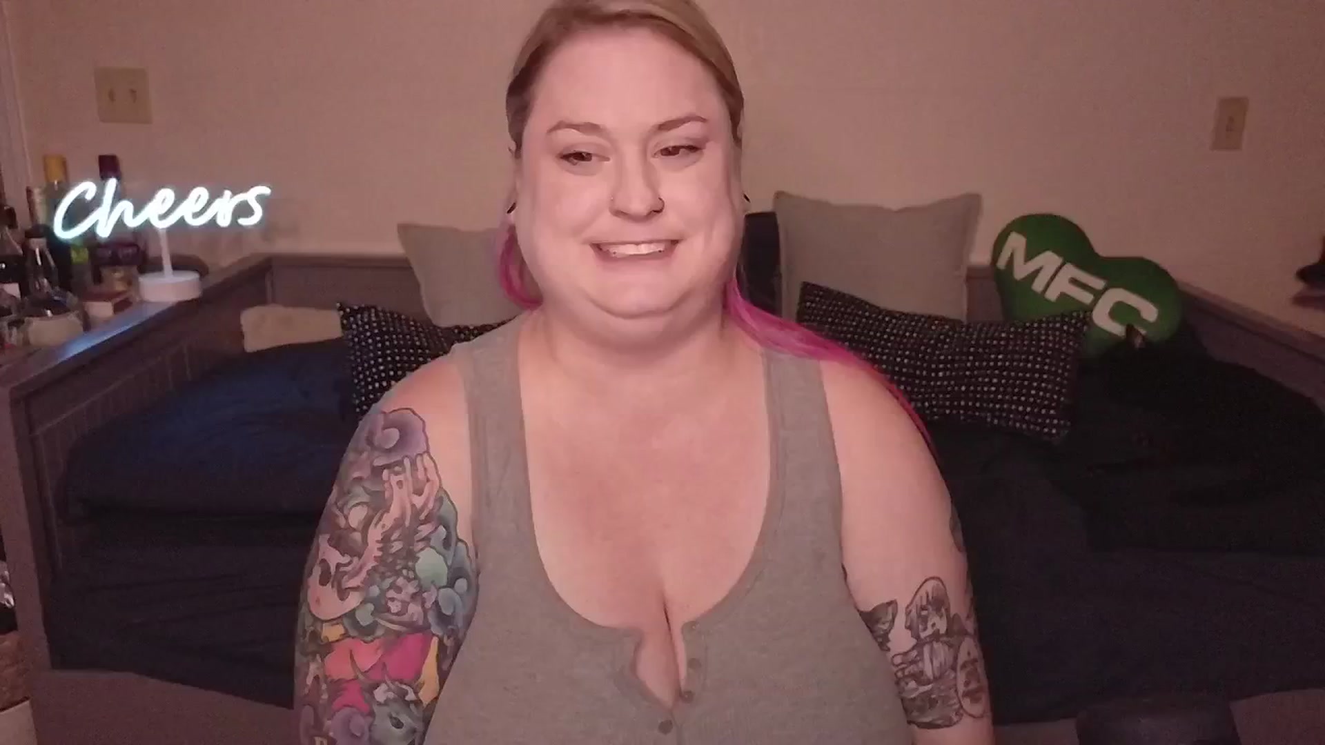 Gallery image thumbnail from mari_jae's myfreecams stream on, 05/08/2024, 08:09 image 10 of 20