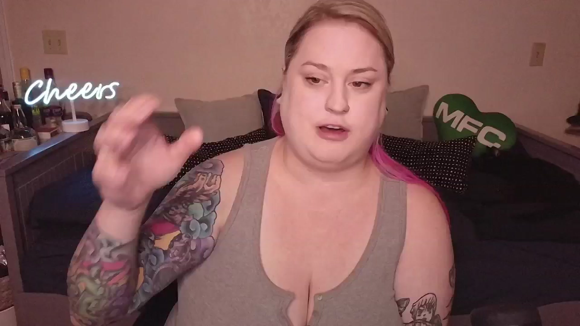 Gallery image thumbnail from mari_jae's myfreecams stream on, 05/08/2024, 08:09 image 9 of 20