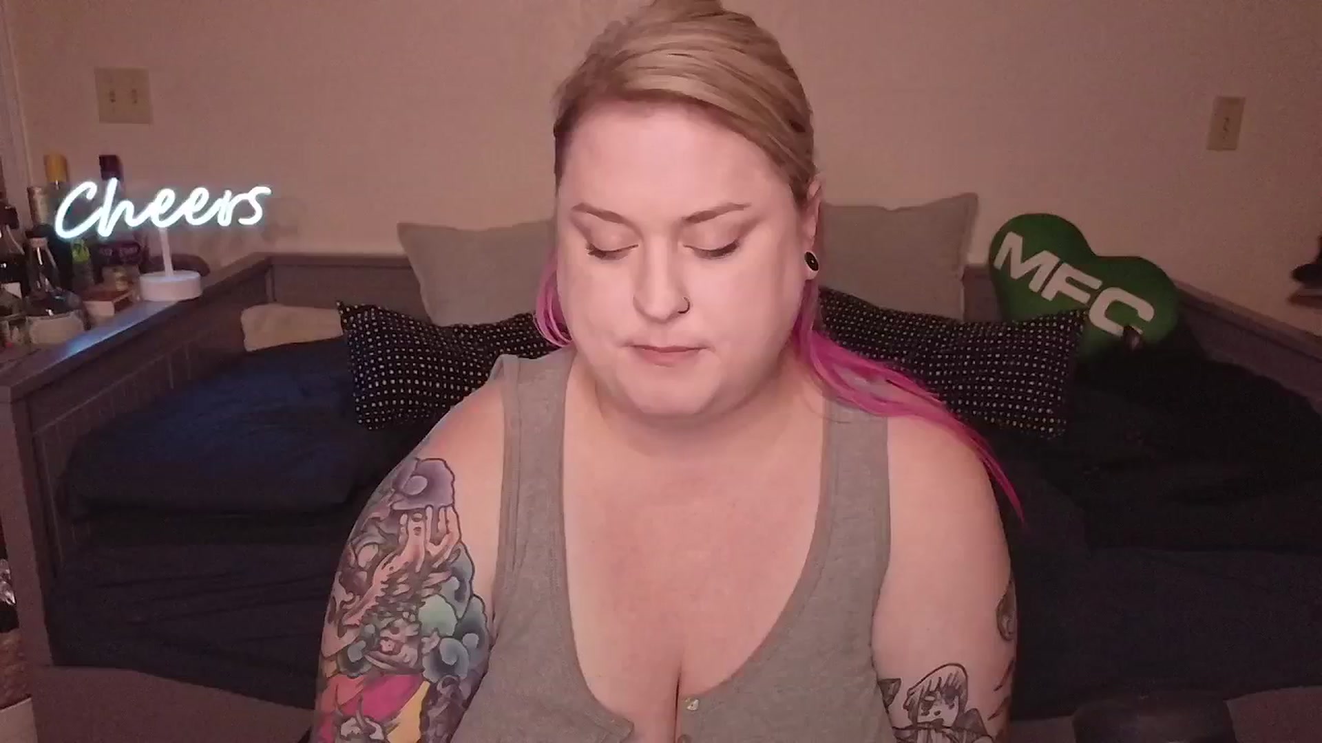 Gallery image thumbnail from mari_jae's myfreecams stream on, 05/08/2024, 08:09 image 13 of 20