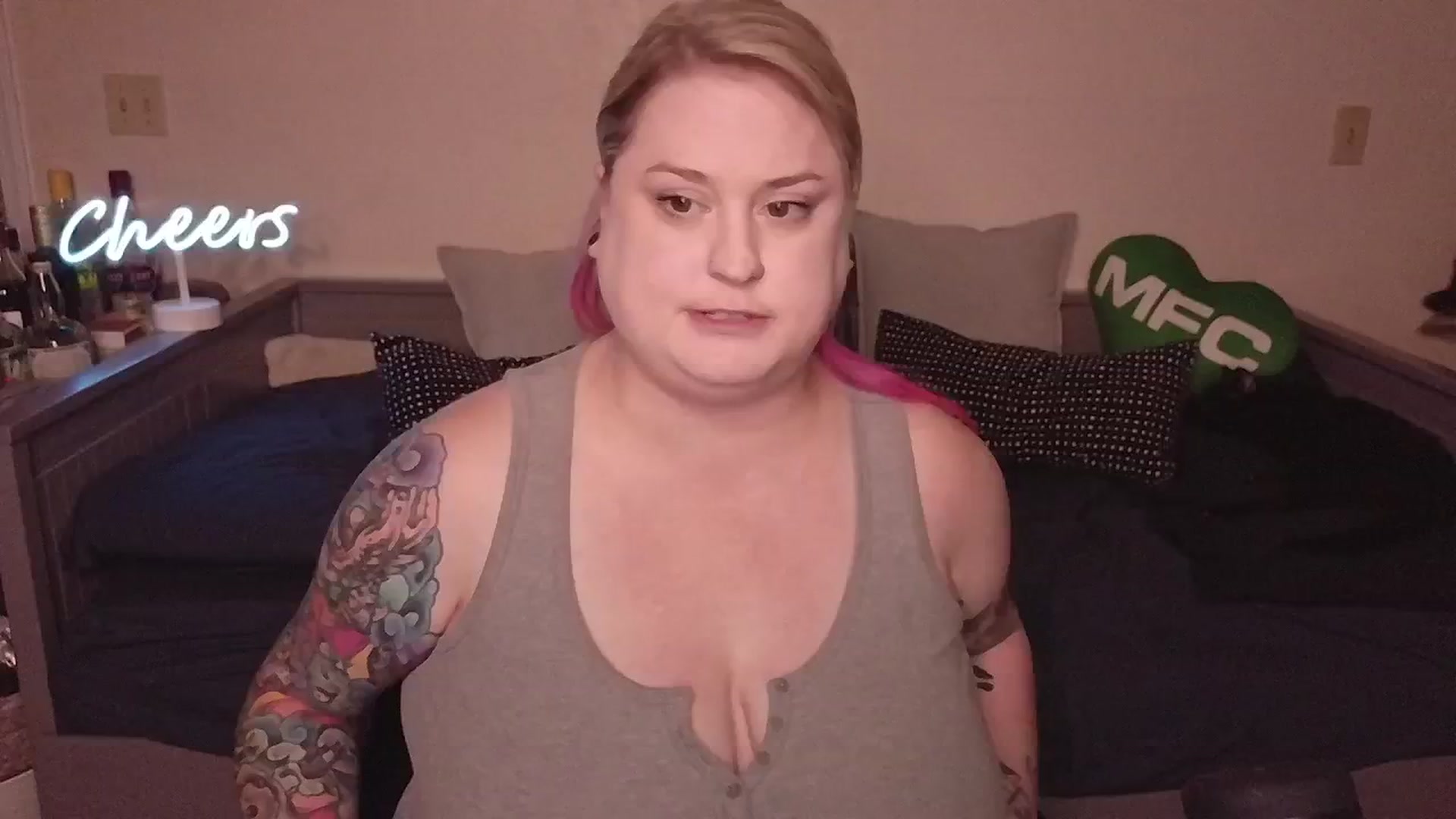 Gallery image thumbnail from mari_jae's myfreecams stream on, 05/08/2024, 08:09 image 8 of 20