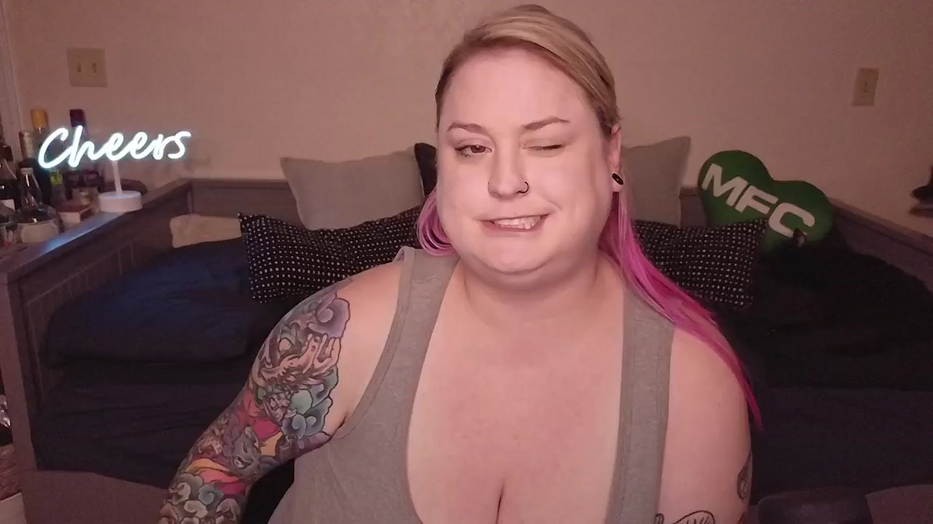 Gallery image thumbnail from mari_jae's myfreecams stream on, 05/08/2024, 08:09 image 16 of 20