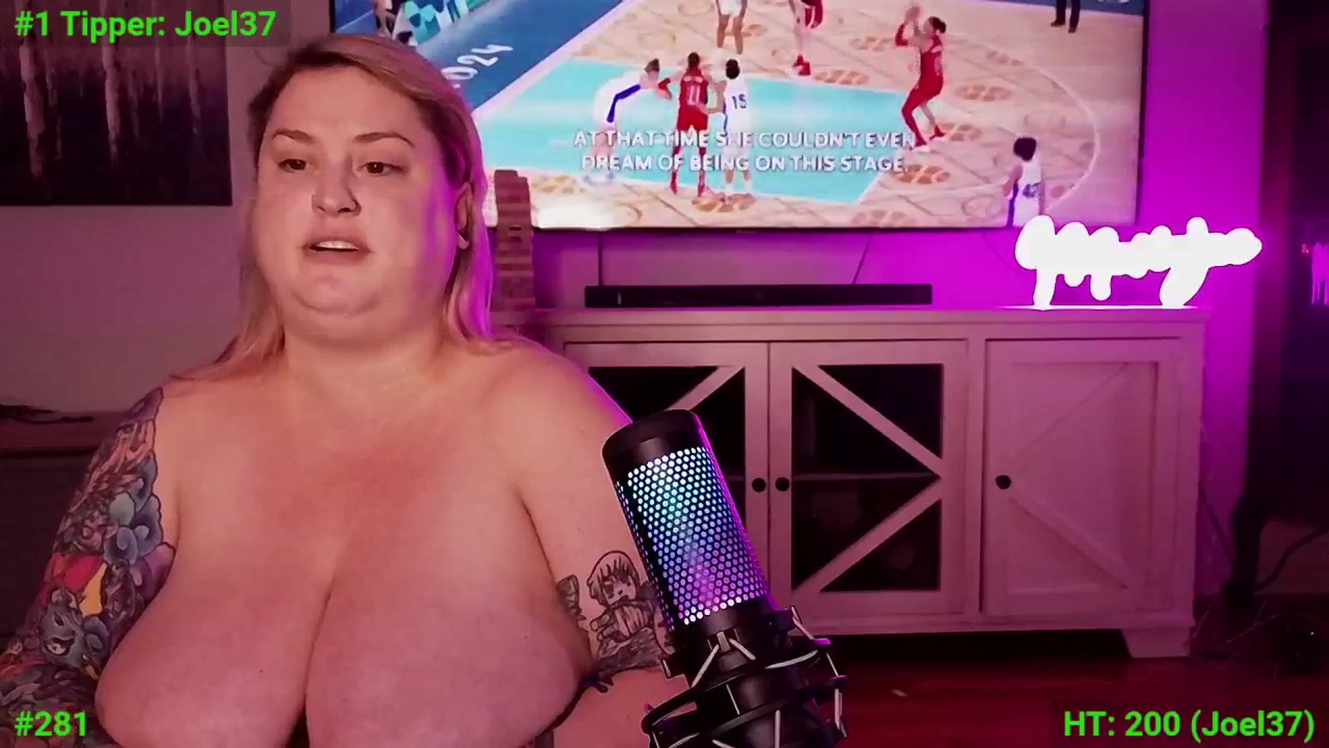 Gallery image thumbnail from mari_jae's myfreecams stream on, 08/12/2024, 08:15 image 12 of 20