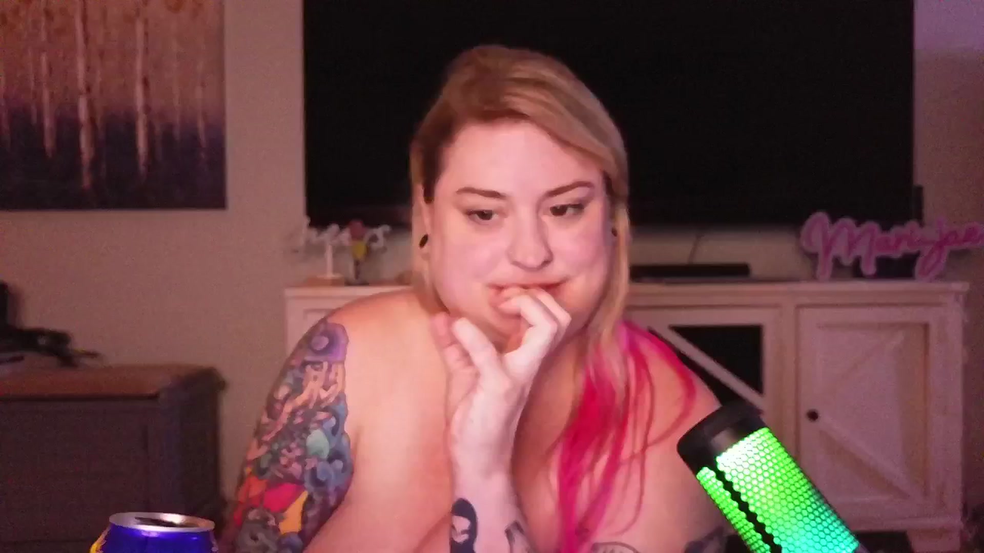 Gallery image thumbnail from mari_jae's myfreecams stream on, 09/21/2024, 09:34 image 13 of 20