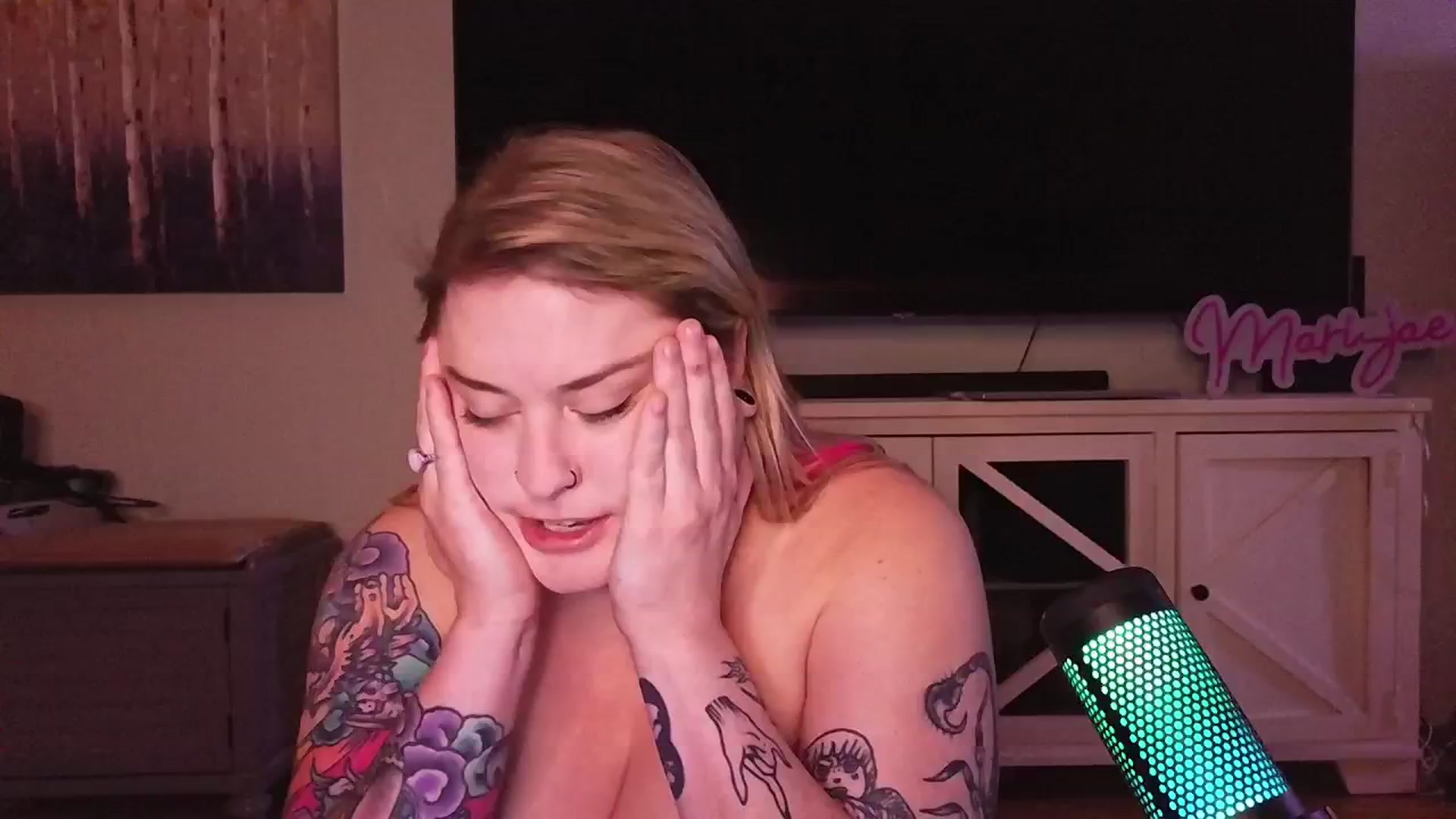 Gallery image thumbnail from mari_jae's myfreecams stream on, 09/21/2024, 10:47 image 4 of 20