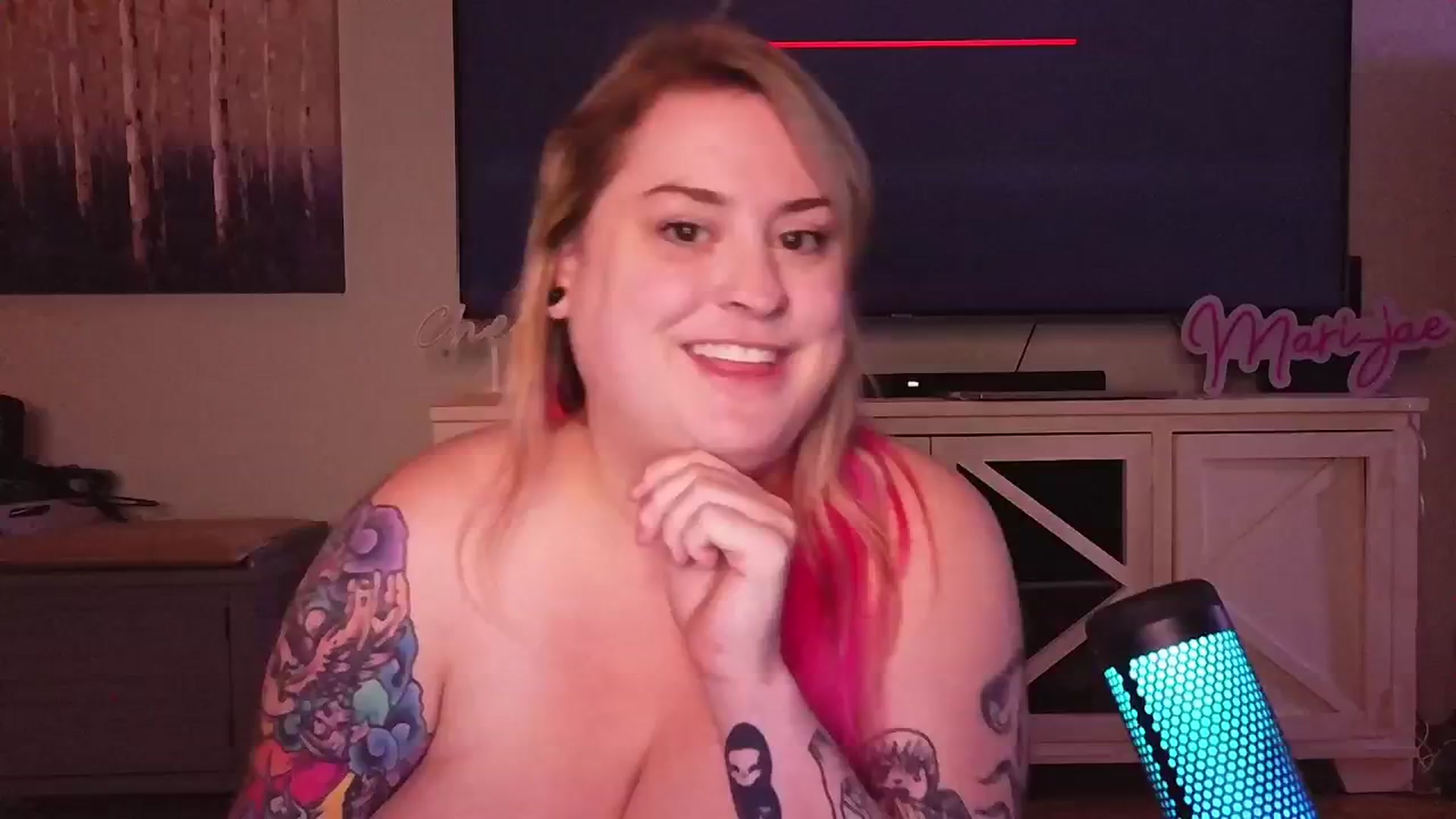 Gallery image thumbnail from mari_jae's myfreecams stream on, 09/21/2024, 10:47 image 6 of 20