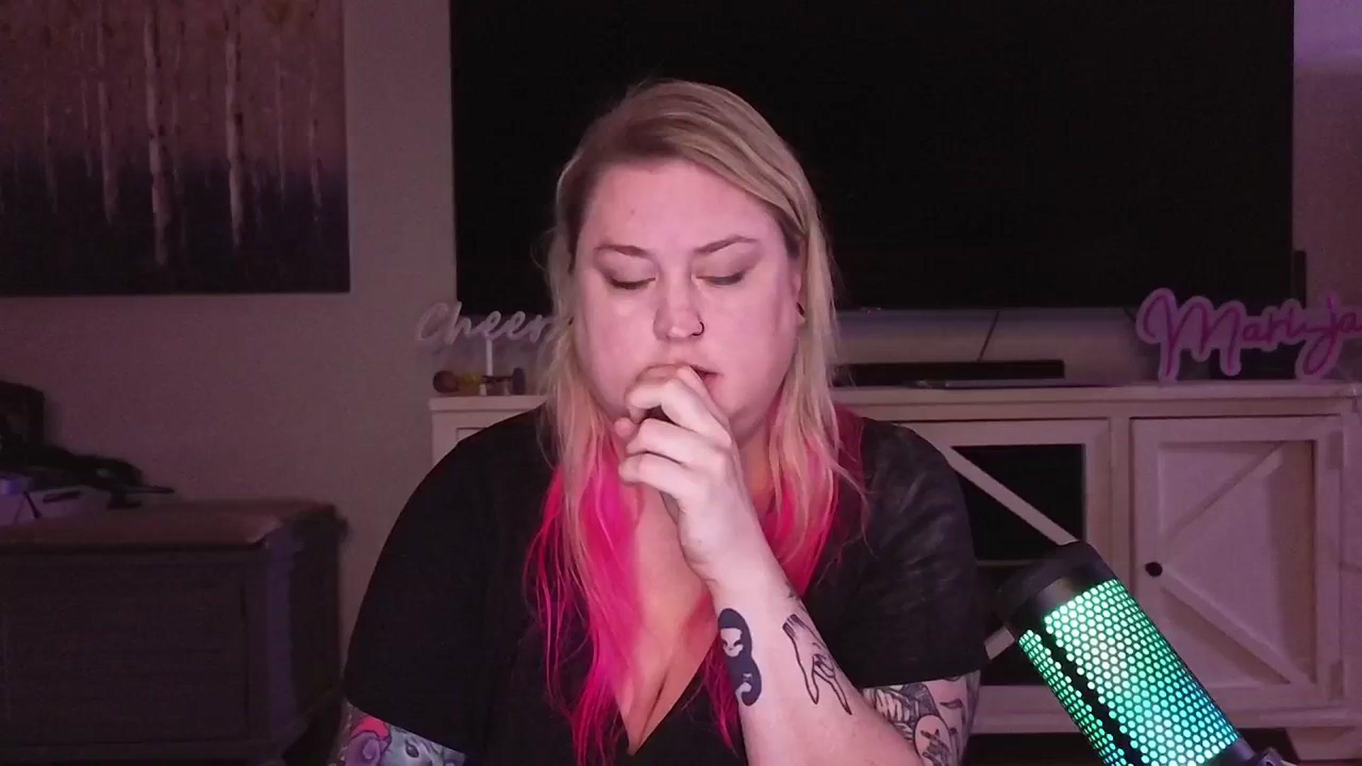 Gallery image thumbnail from mari_jae's myfreecams stream on, 09/24/2024, 10:38 image 4 of 20