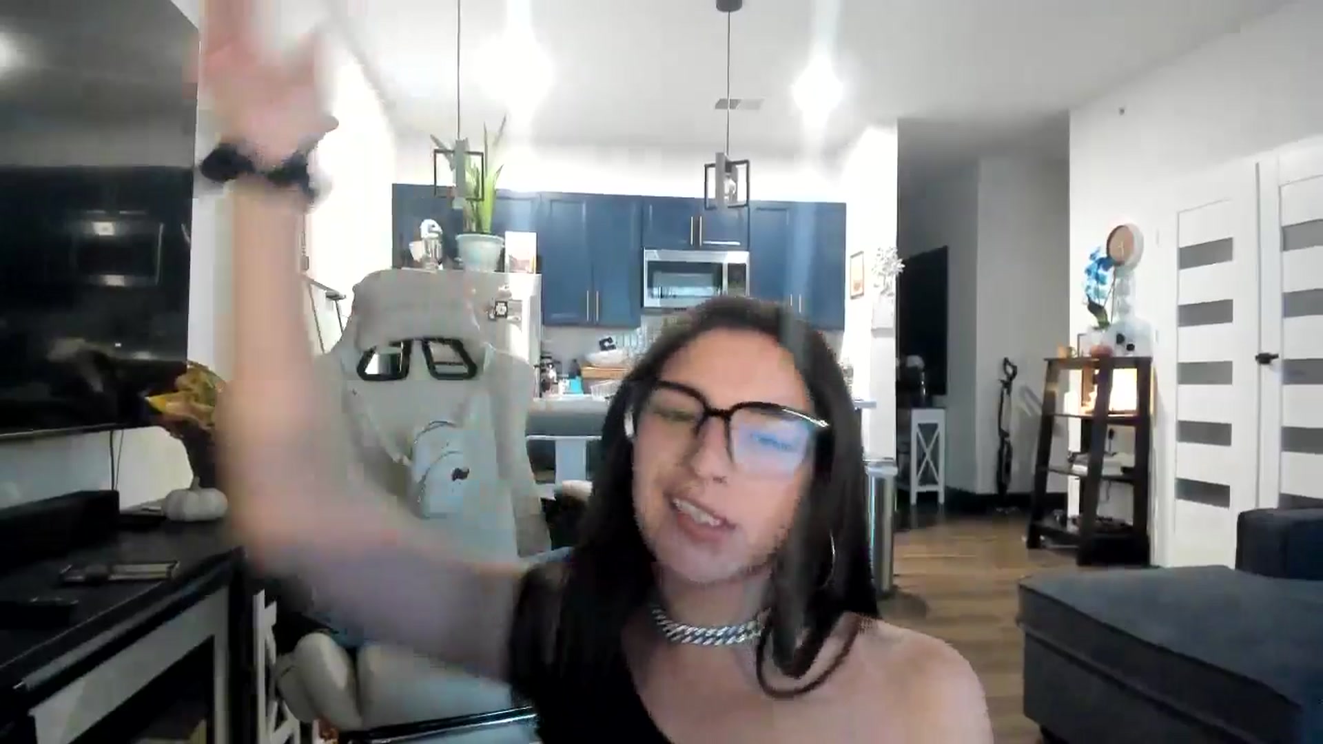 Gallery image thumbnail from marymartinez's myfreecams stream on, 11/01/2024, 22:43 image 8 of 20
