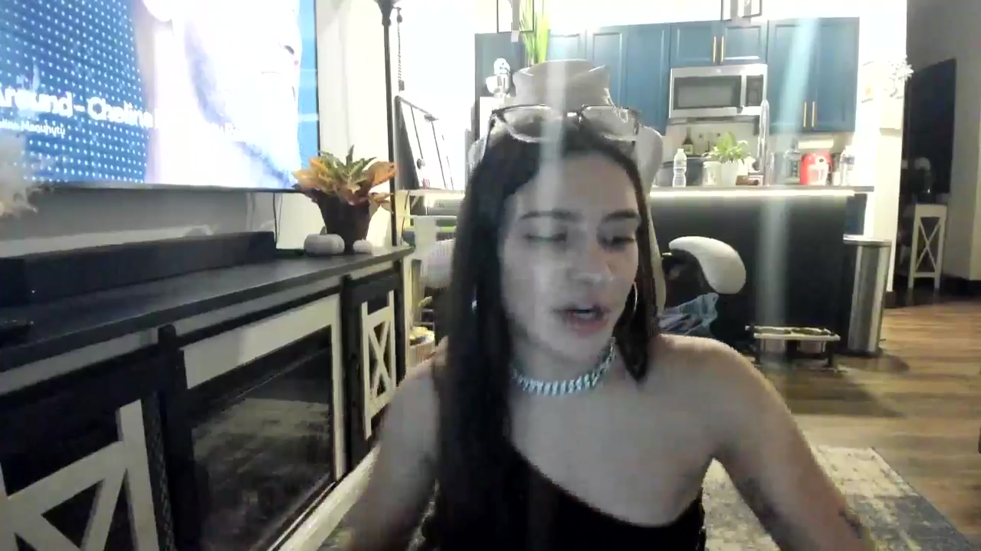 Gallery image thumbnail from marymartinez's myfreecams stream on, 11/01/2024, 23:03 image 20 of 20