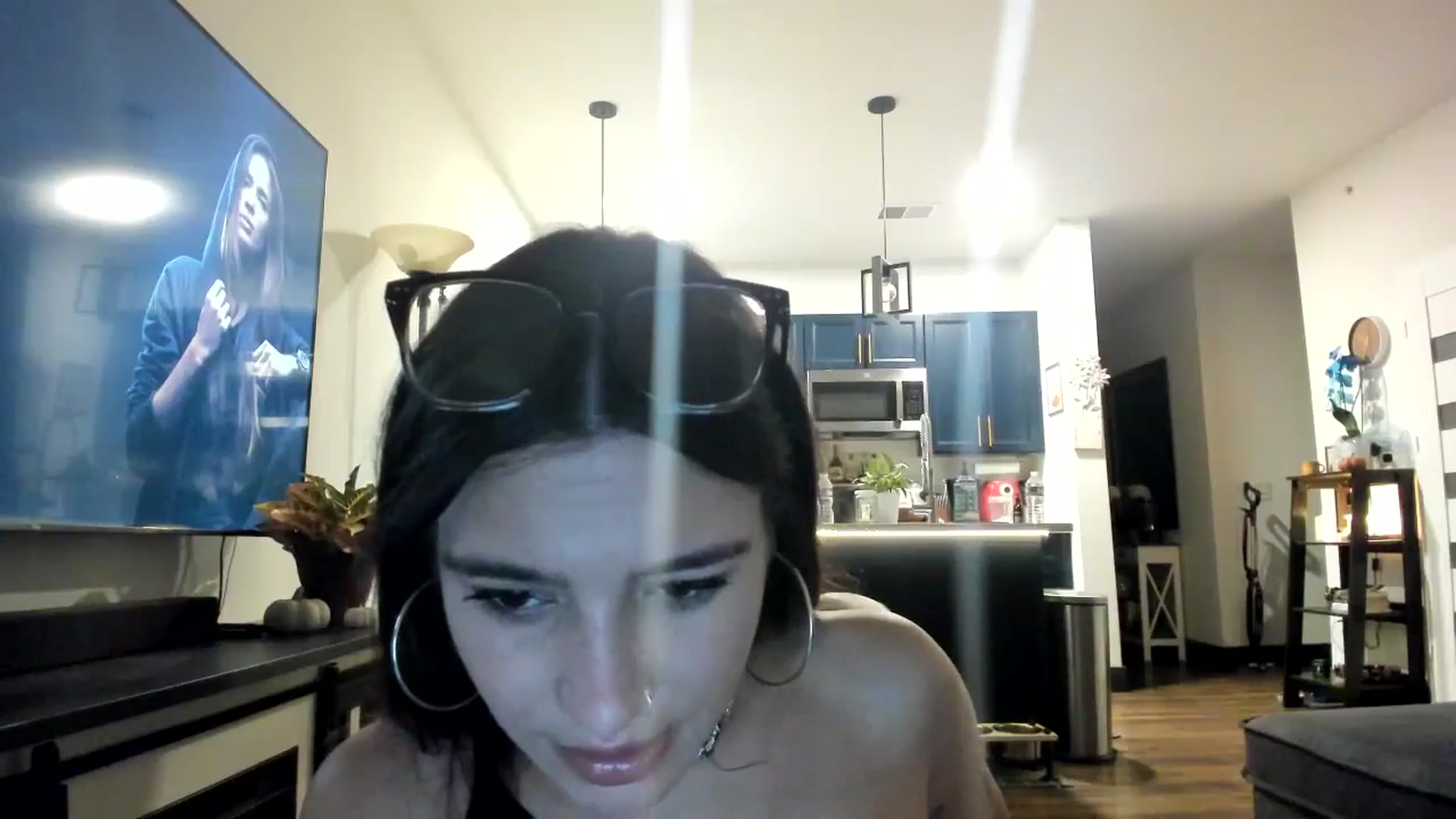 Gallery image thumbnail from marymartinez's myfreecams stream on, 11/01/2024, 23:03 image 10 of 20