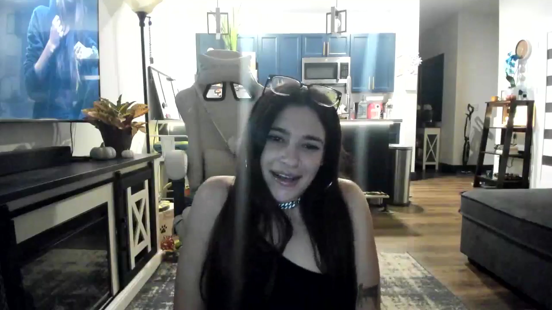 Gallery image thumbnail from marymartinez's myfreecams stream on, 11/01/2024, 23:03 image 8 of 20