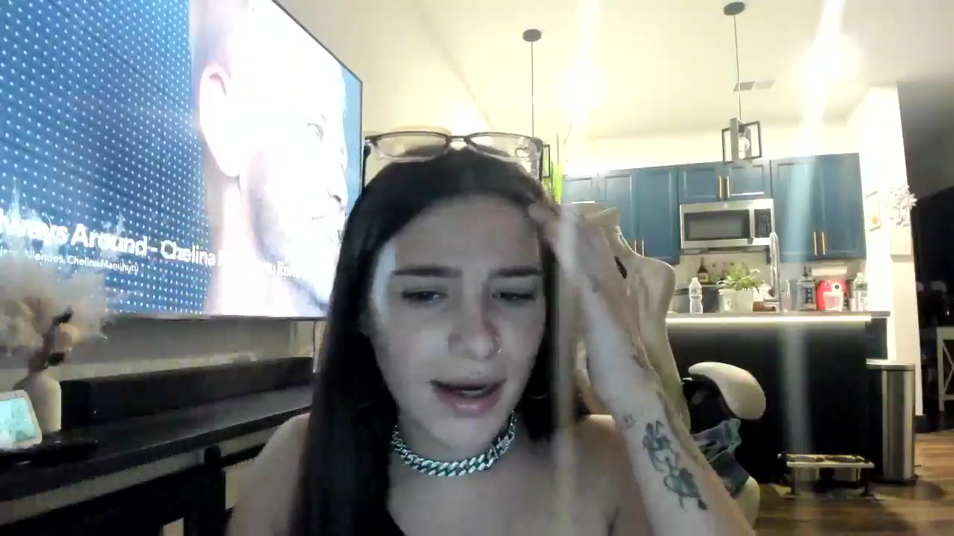 Gallery image thumbnail from marymartinez's myfreecams stream on, 11/01/2024, 23:03 image 18 of 20