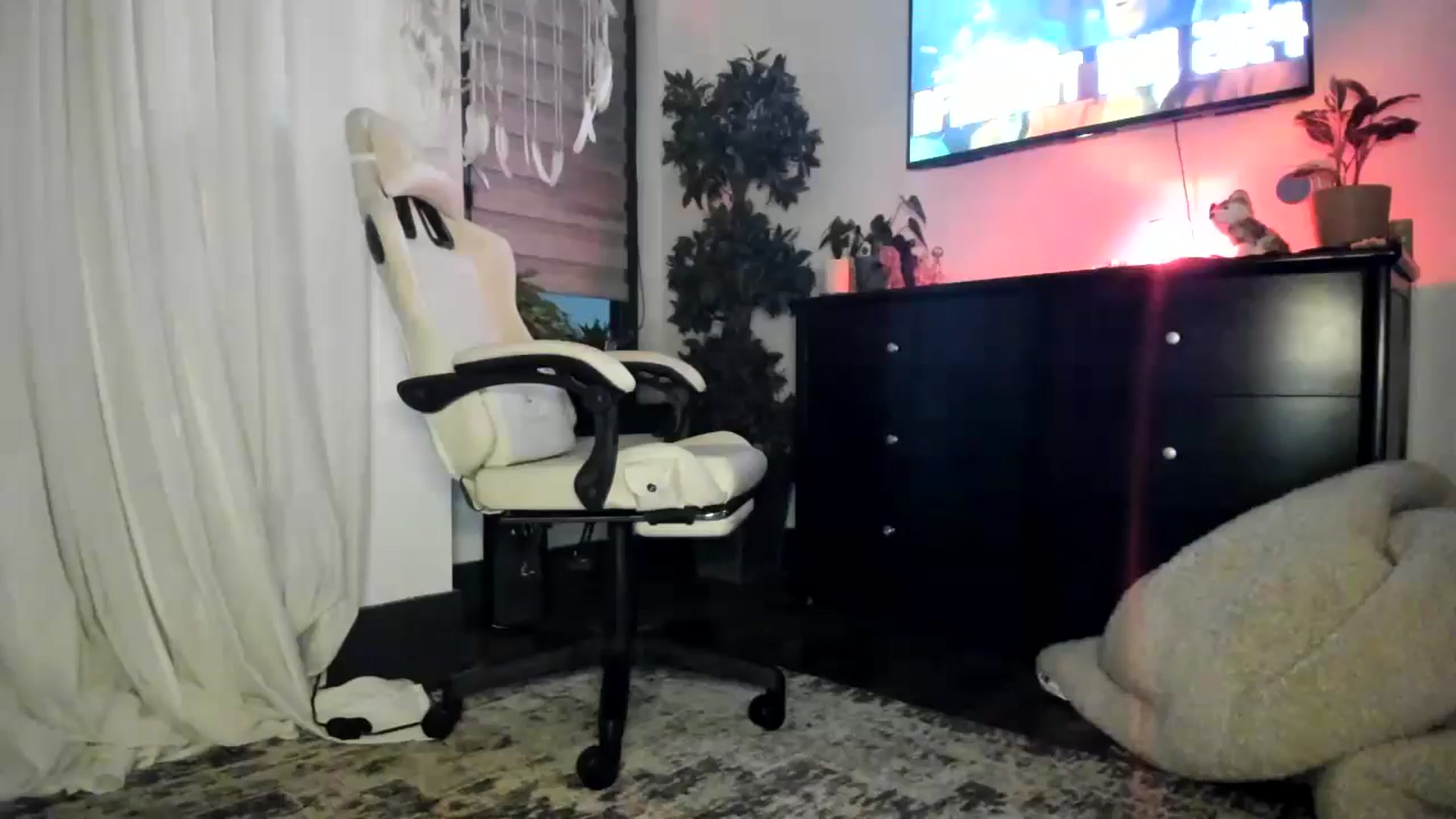 Gallery image thumbnail from marymartinez's myfreecams stream on, 11/02/2024, 23:02 image 1 of 20