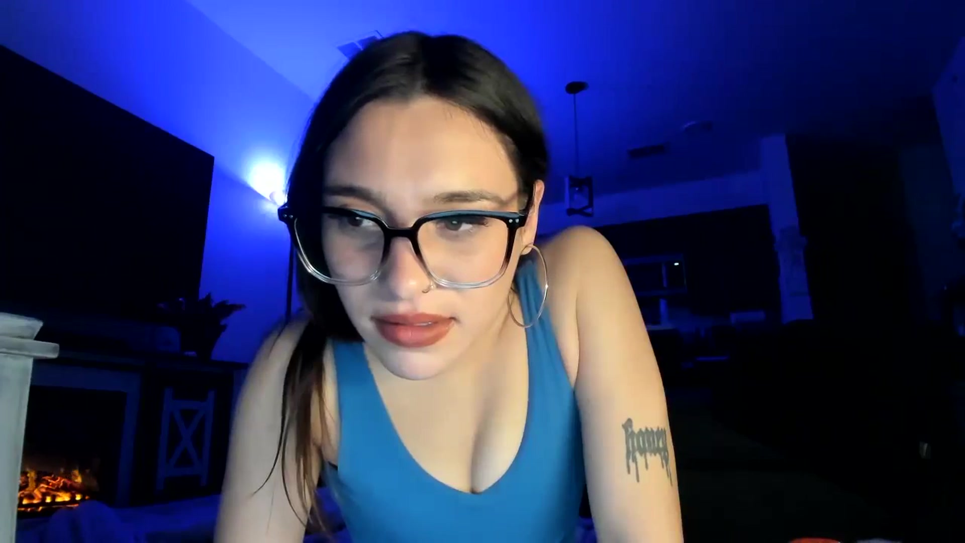 Gallery image thumbnail from marymartinez's myfreecams stream on, 11/04/2024, 08:04 image 9 of 20