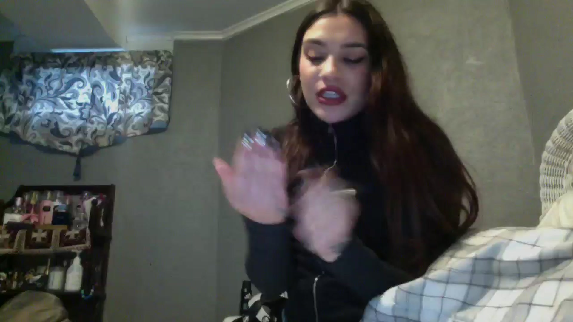 Gallery image thumbnail from marymartinez's myfreecams stream on, 11/21/2024, 20:17 image 18 of 20
