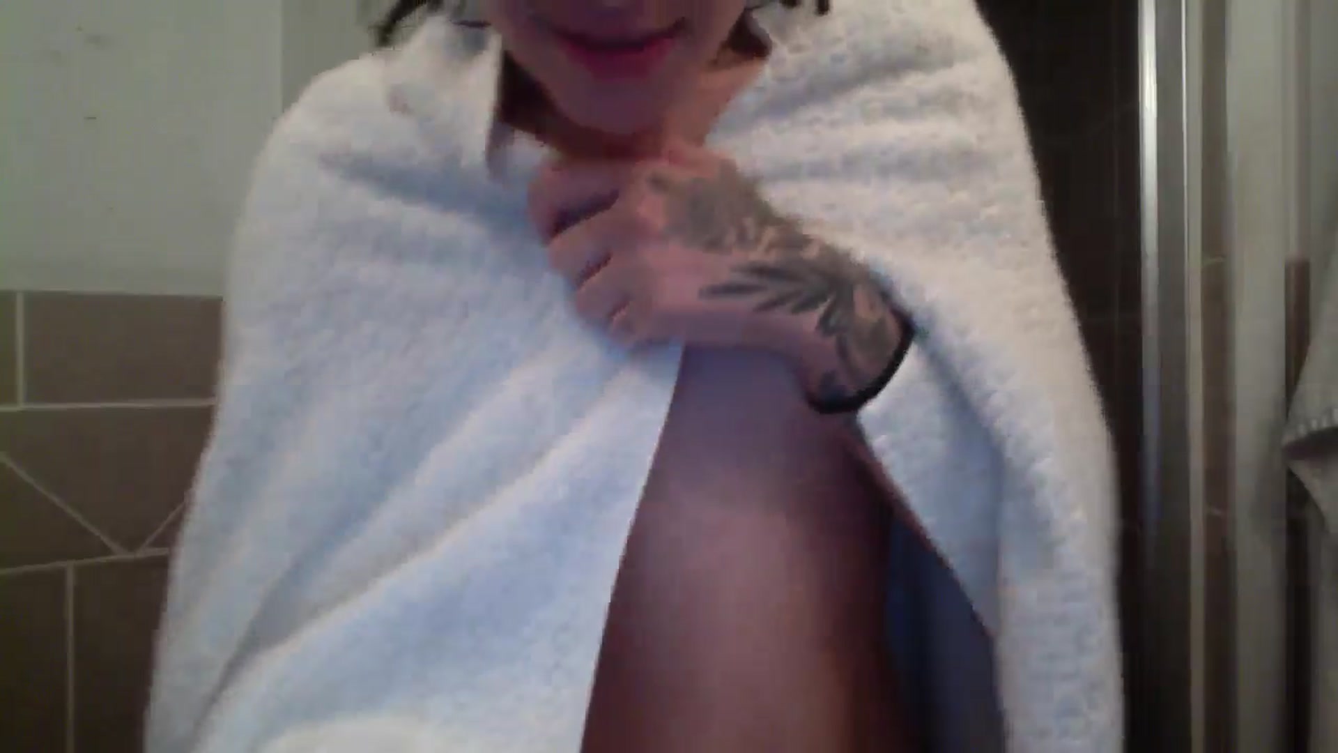 Gallery image thumbnail from marymartinez's myfreecams stream on, 12/01/2024, 18:21 image 3 of 20